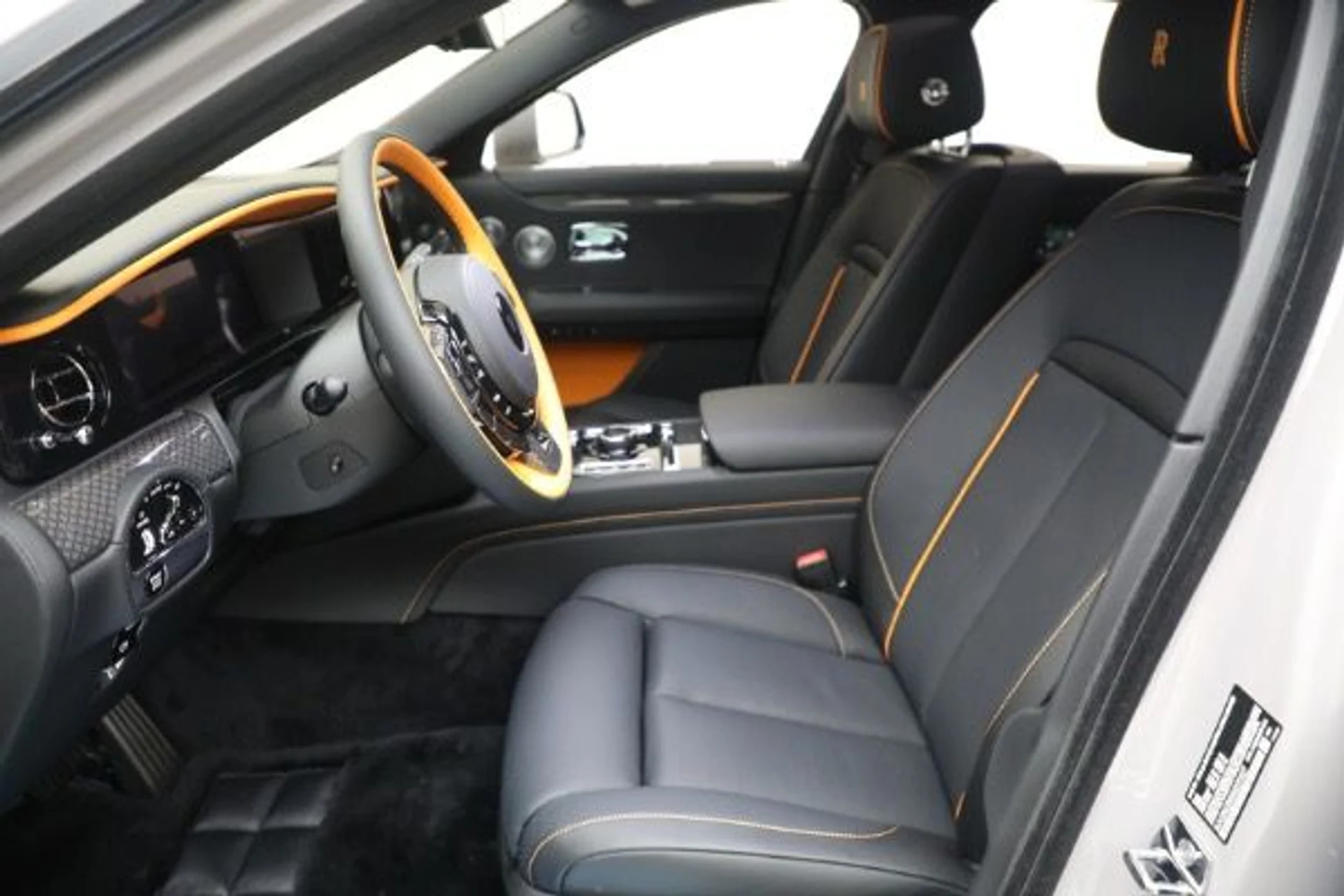 mph018_2941465202_New_2025_Rolls_Royce_Black_Badge_Ghost_0ad7bd3a4e
