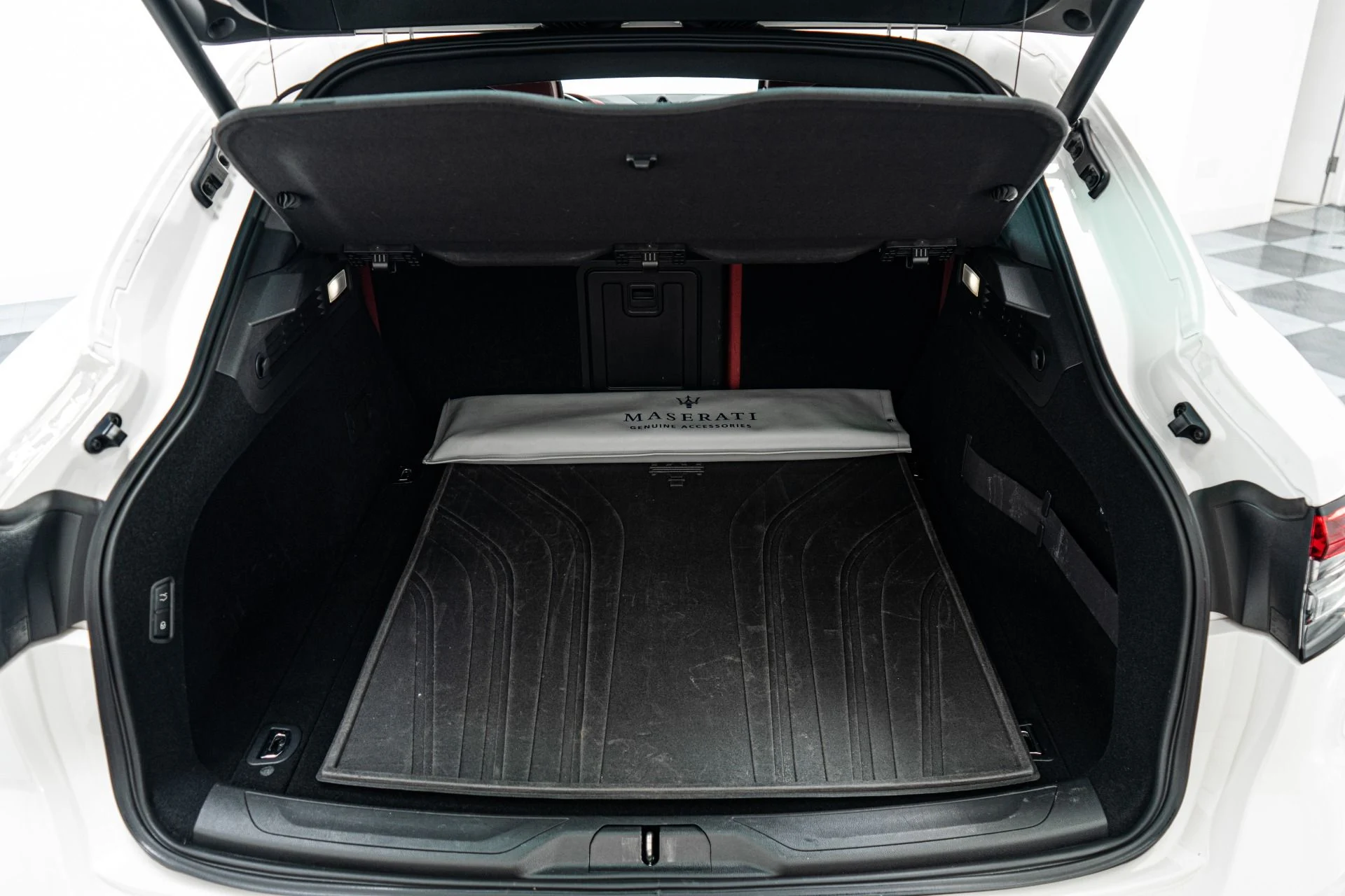 mph018_294214498_Used_2022_Maserati_Levante_Modena_Nerissimo_Package_Comfort_and_Convenience_Package_1773694217_1de94ace7c