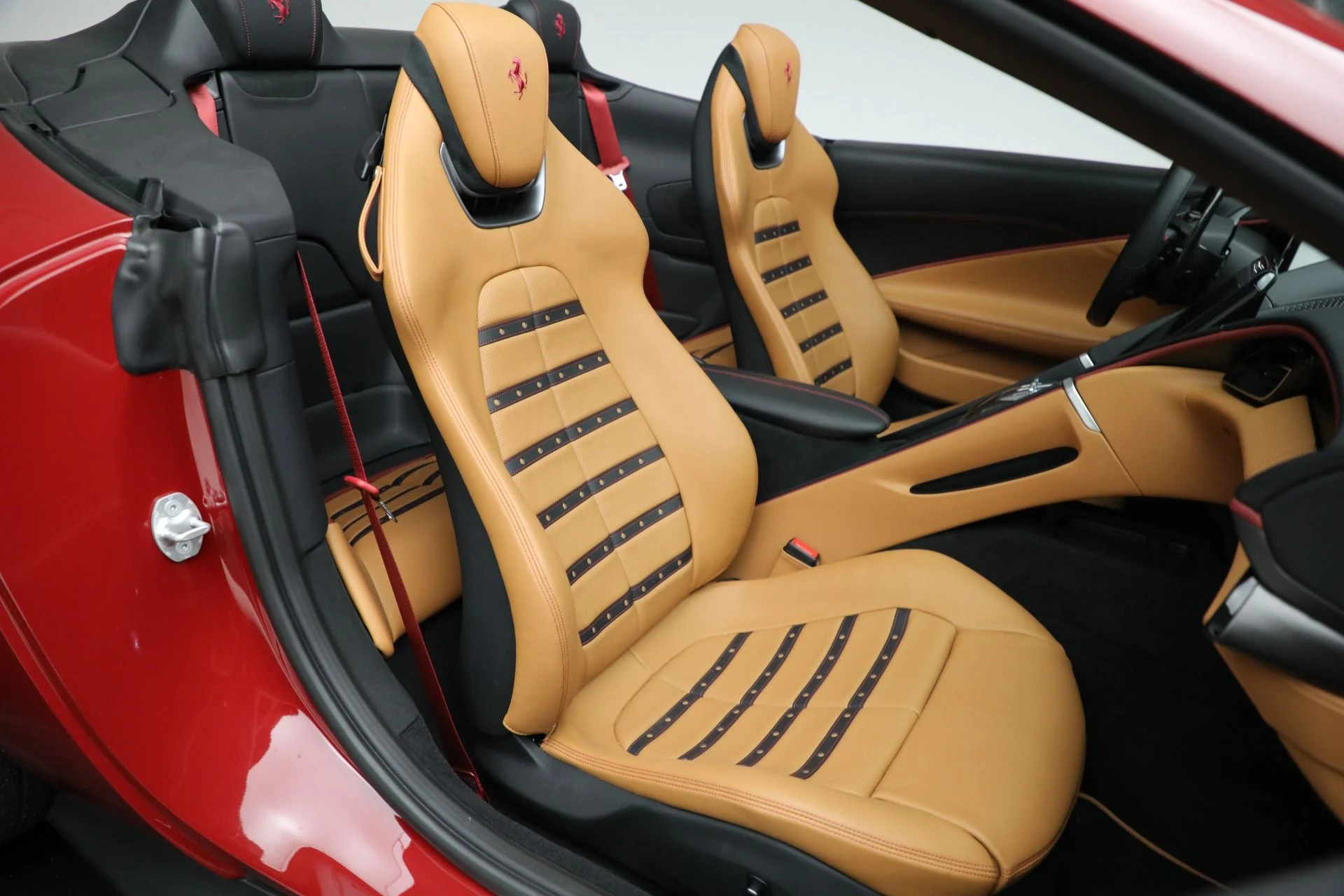 mph018_2948943092_Used_2024_Ferrari_Roma_Spider_d6c9f946c5