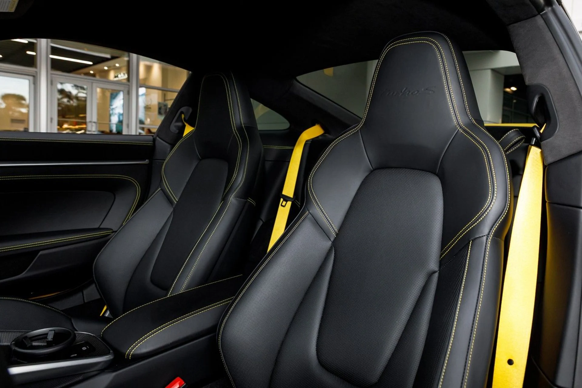 mph018_2949269081_622_p19_l_6a1fda3733