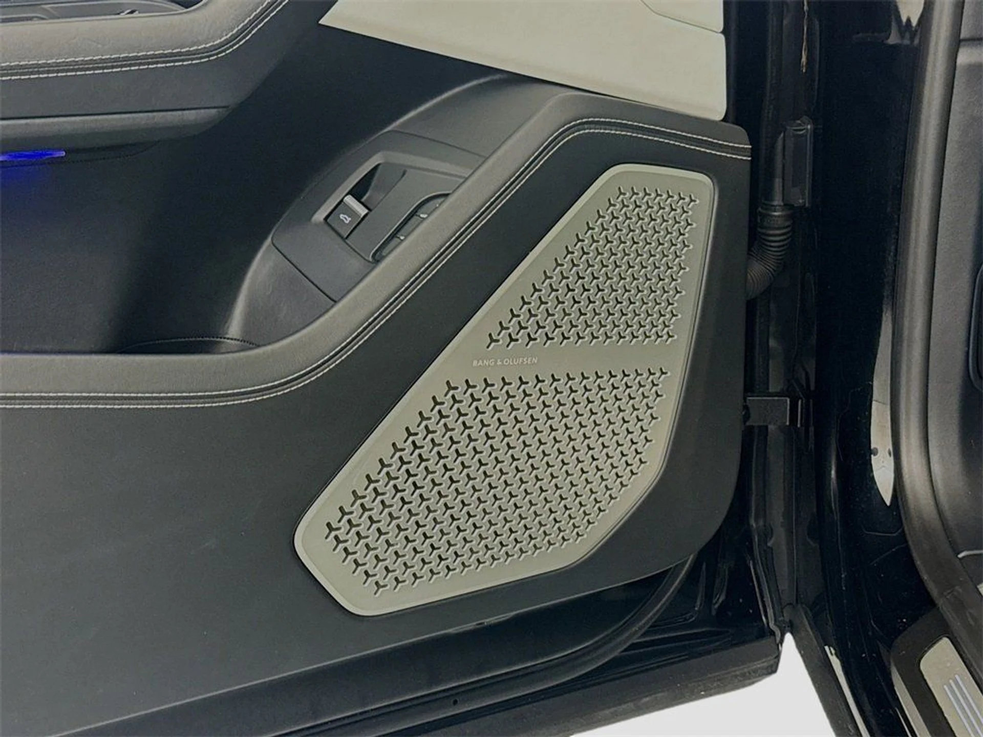 mph018_2952702267_dbc820e9d41742b0c980b4120d789c48_4403c82939