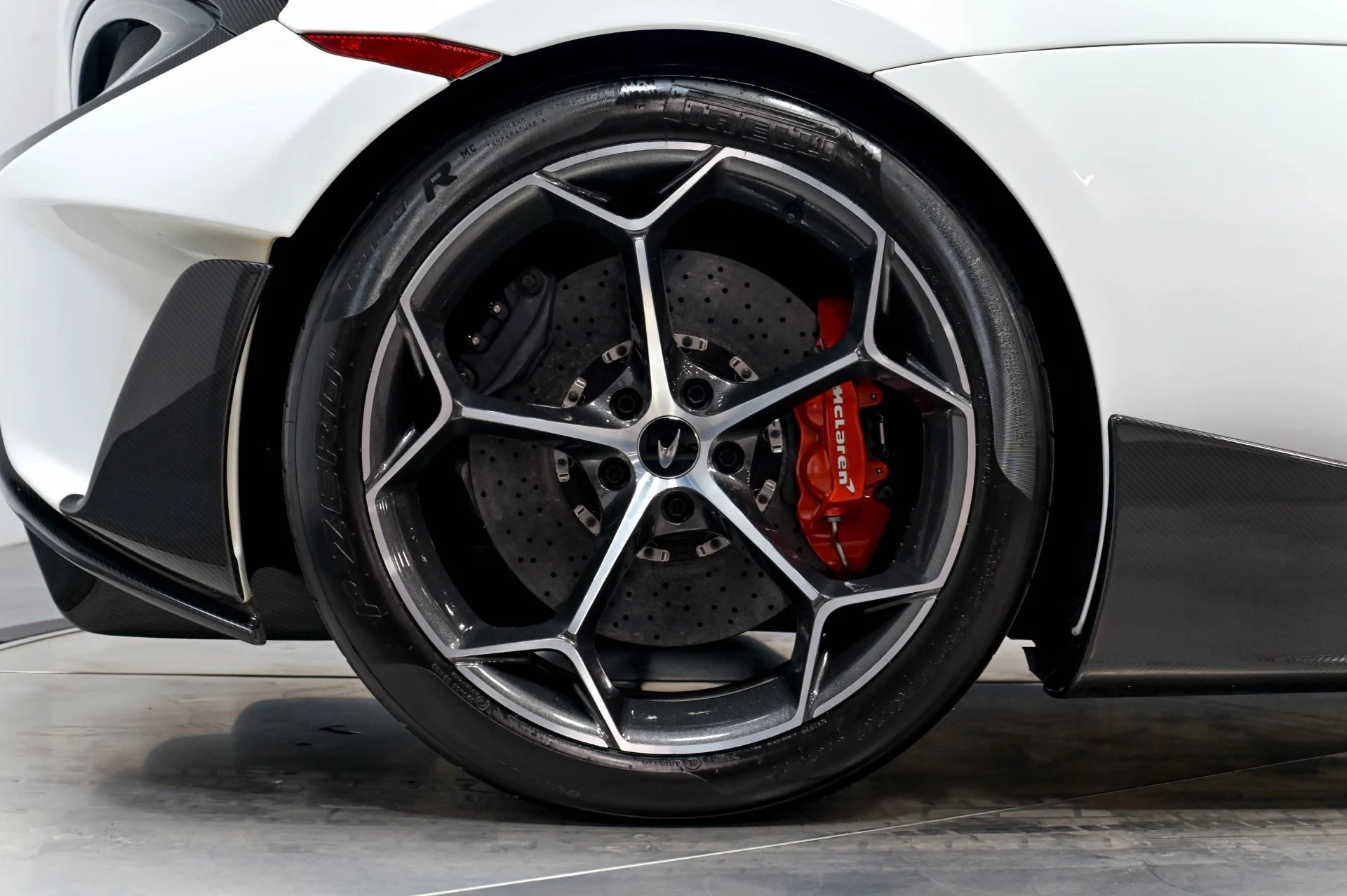 mph018_2953495128_Used_2019_Mc_Laren_600_LT_Base_1782155370_18a4a93120
