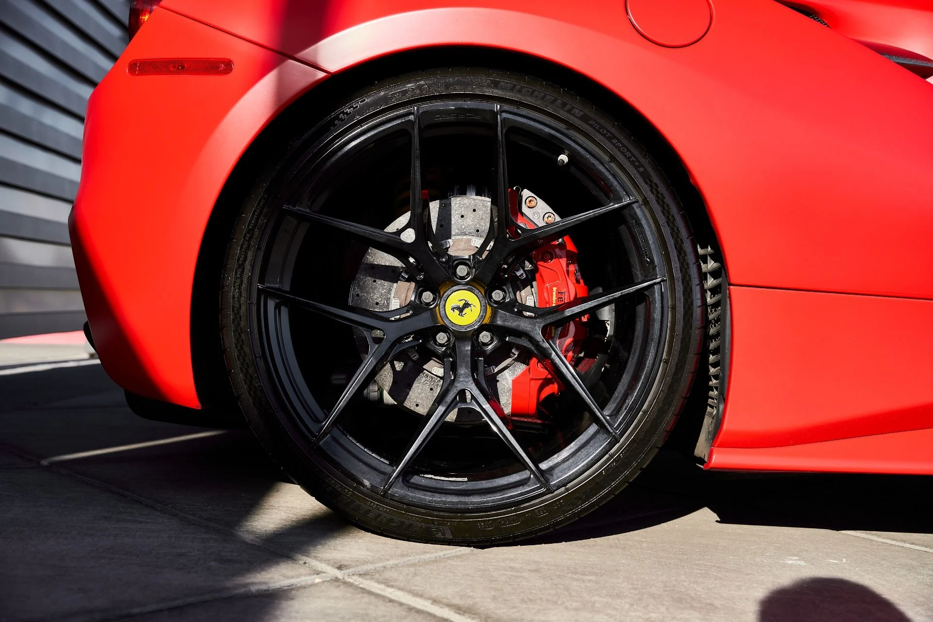 mph018_2955187975_Used_2019_Ferrari_488_Spider_Base_1766024907_c257e6762c