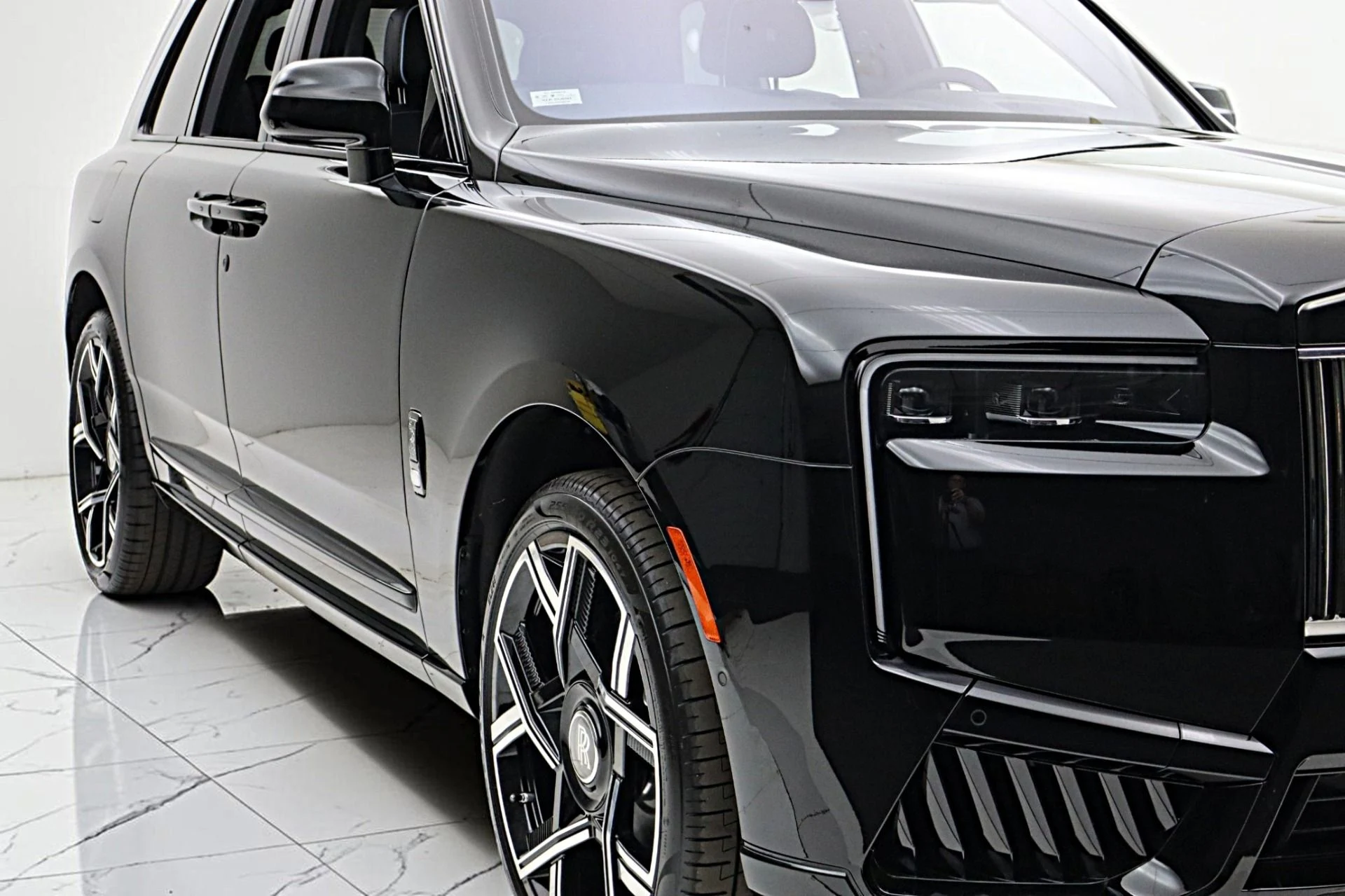 mph018_296005792_New_2027_Rolls_Royce_Black_Badge_Cullinan_f494ca681c