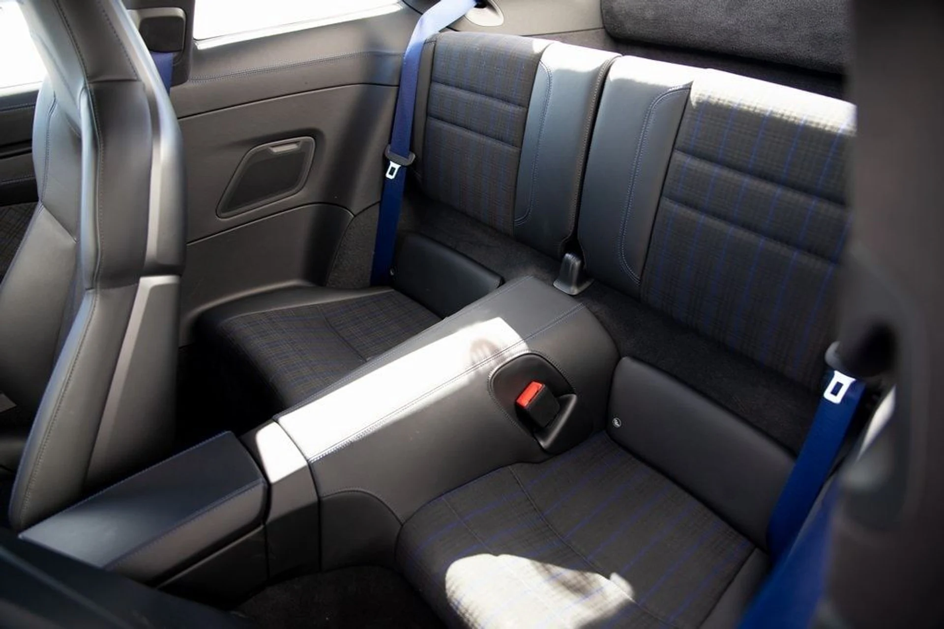 mph018_2960099681_fa21fd863089ab9f7ca753dd2bda7e88x_352afb8867