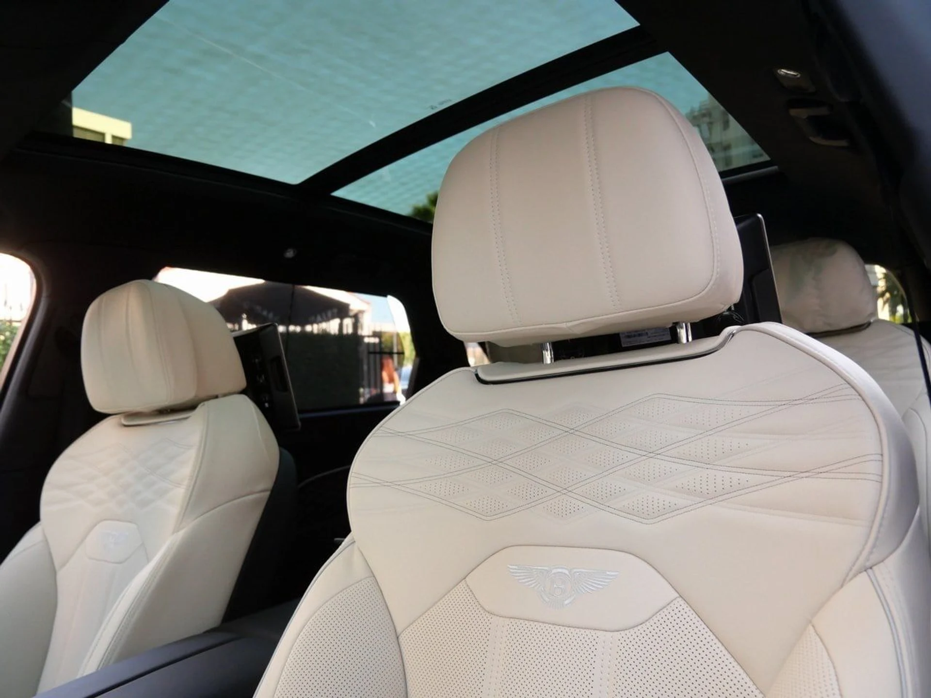 mph018_2962246341_d83dca482633bd966b866dcd0bdd7a2dx_d320e4756b