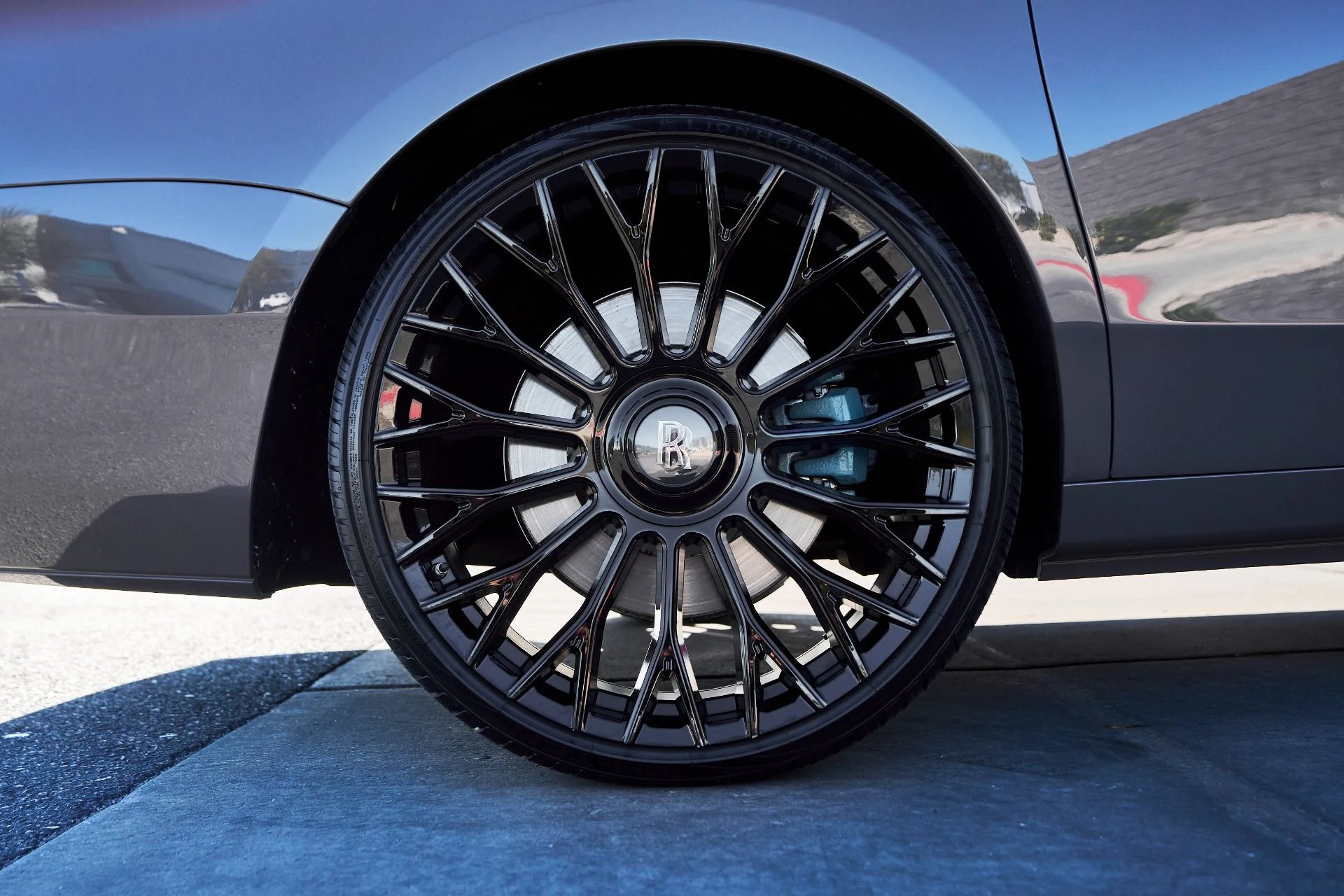 mph018_2971175255_Used_2025_Rolls_Royce_Ghost_Base_1769721155_c8635cdc7c