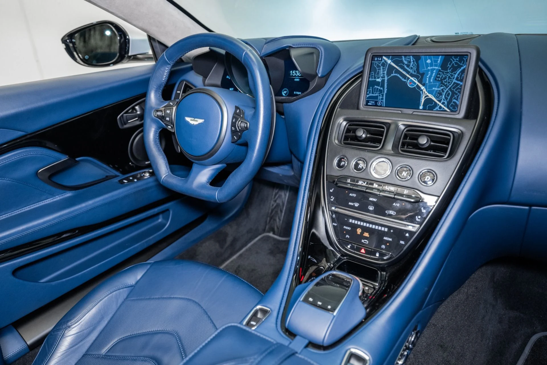 mph018_2972772041_Used_2020_Aston_Martin_DBS_Superleggera_1753546861_5d491e6671
