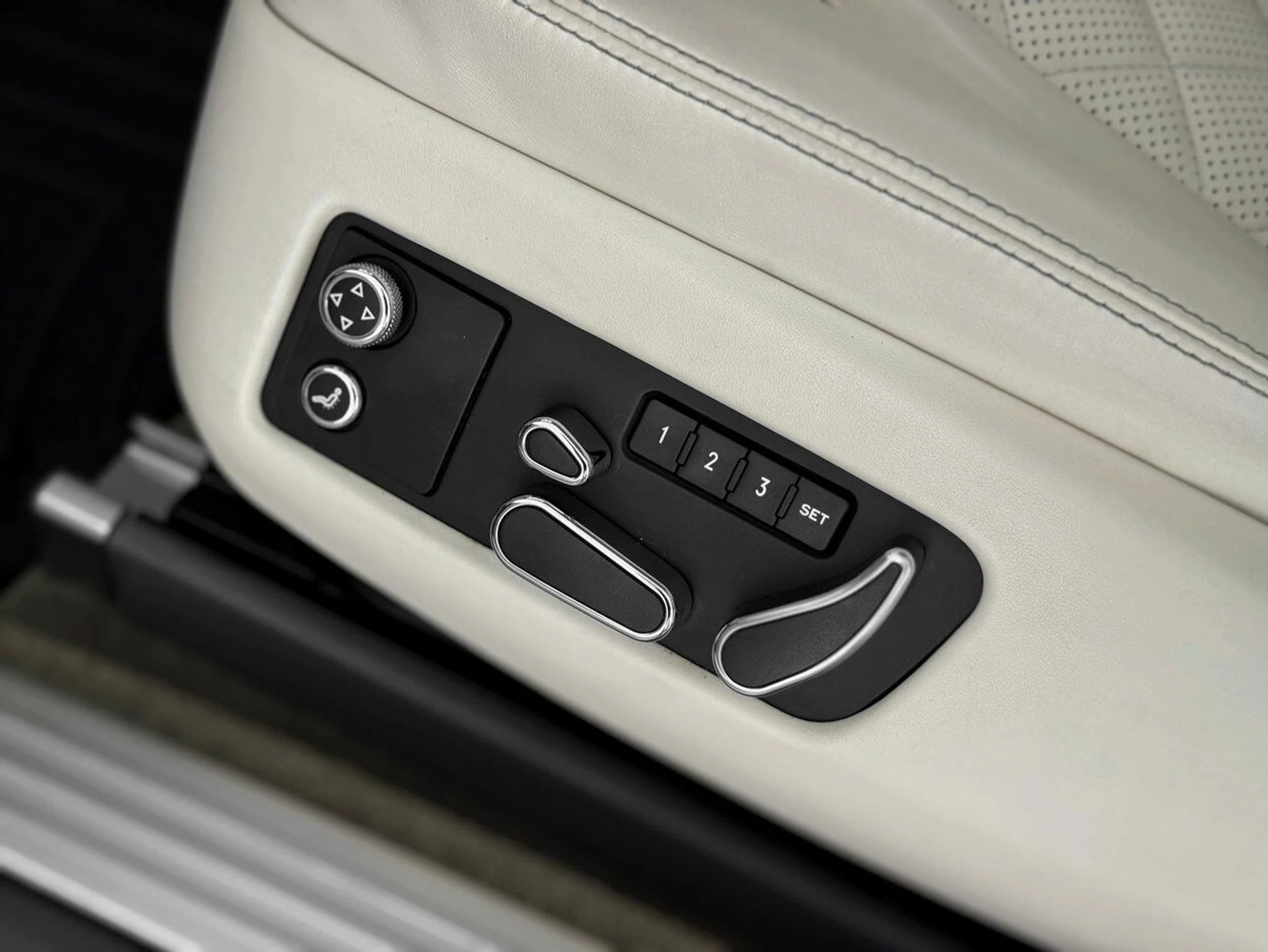 mph018_2985565066_244f4c79a6dc3943a0826f035d4637a0_65bb05be65