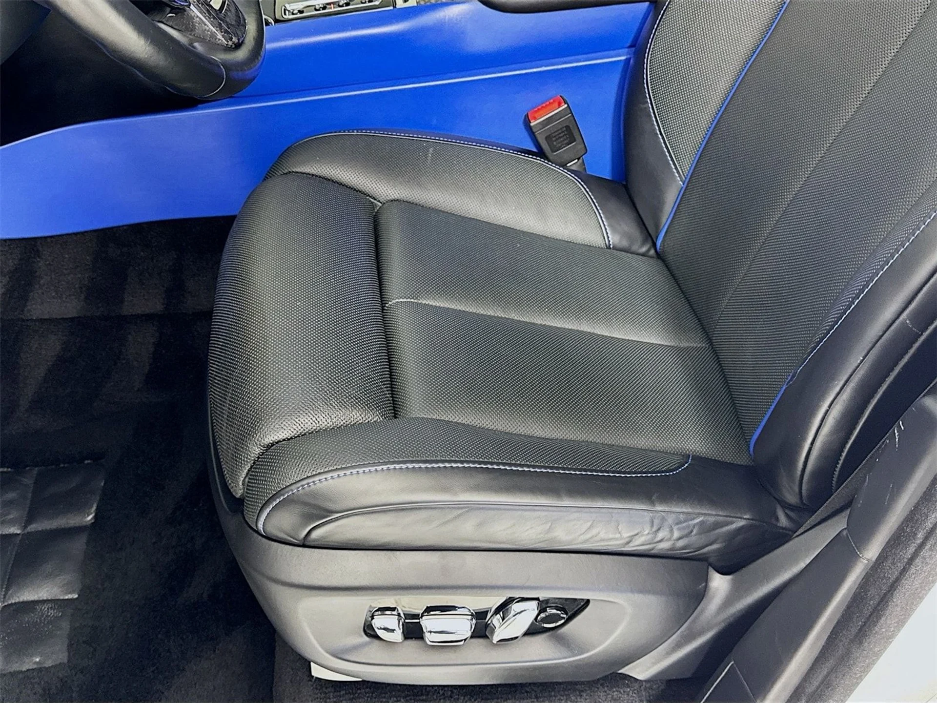 mph018_2988544983_432320a395339488b4c8533a583de9d6x_be6bf9e496