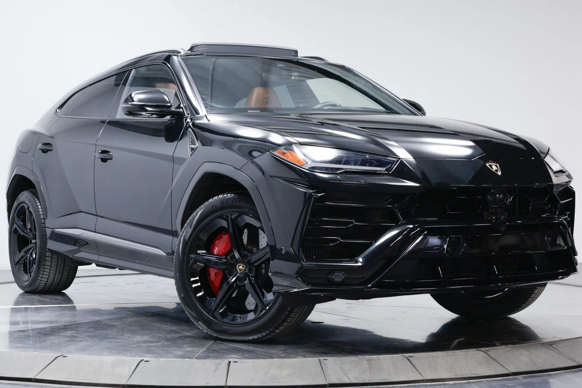 mph018_2992147449_Used_2019_Lamborghini_Urus_1760386129_2067a1fcba