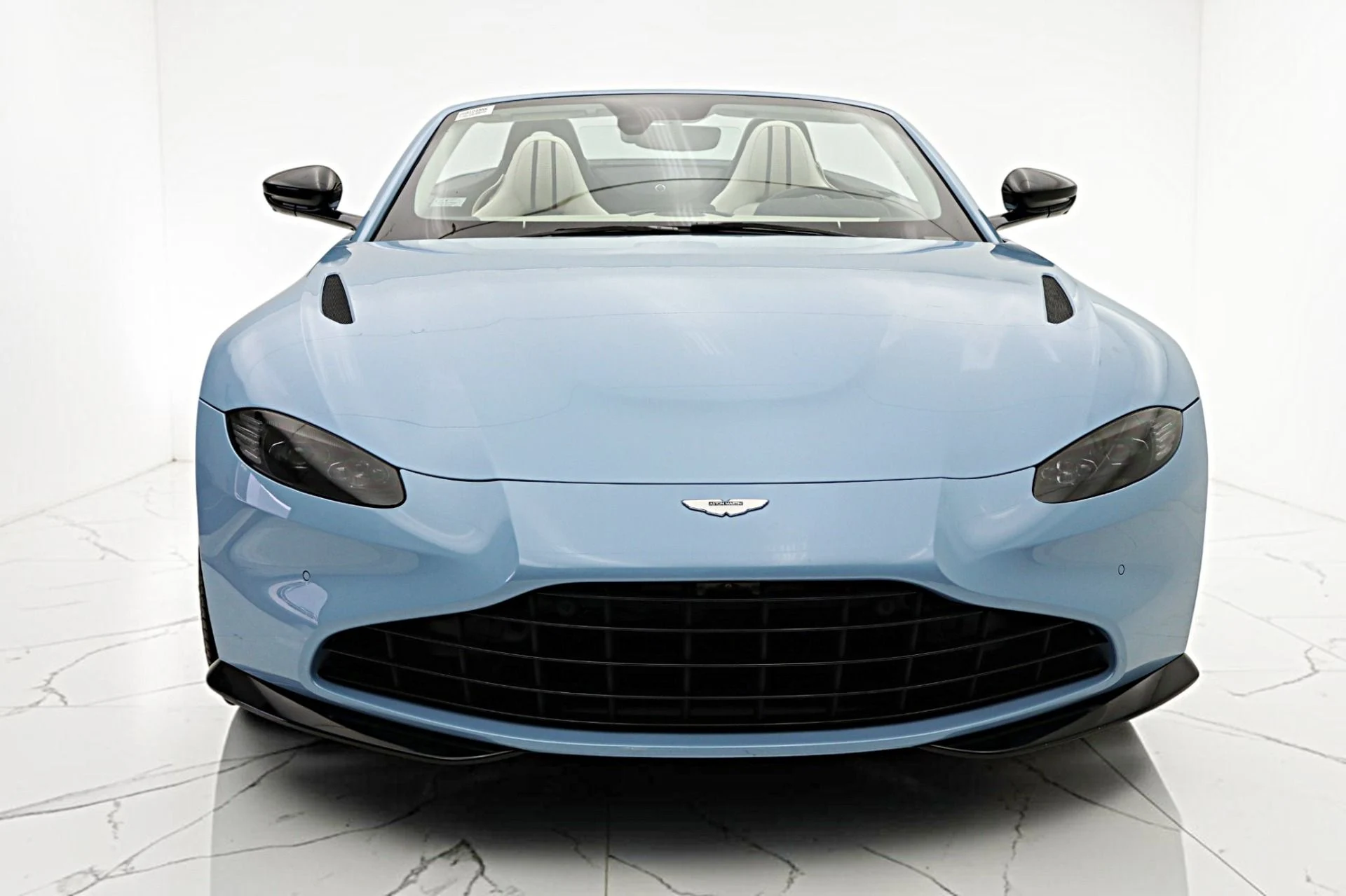mph018_2994243034_Used_2022_Aston_Martin_Vantage_Roadster_b5ad1a4fd4
