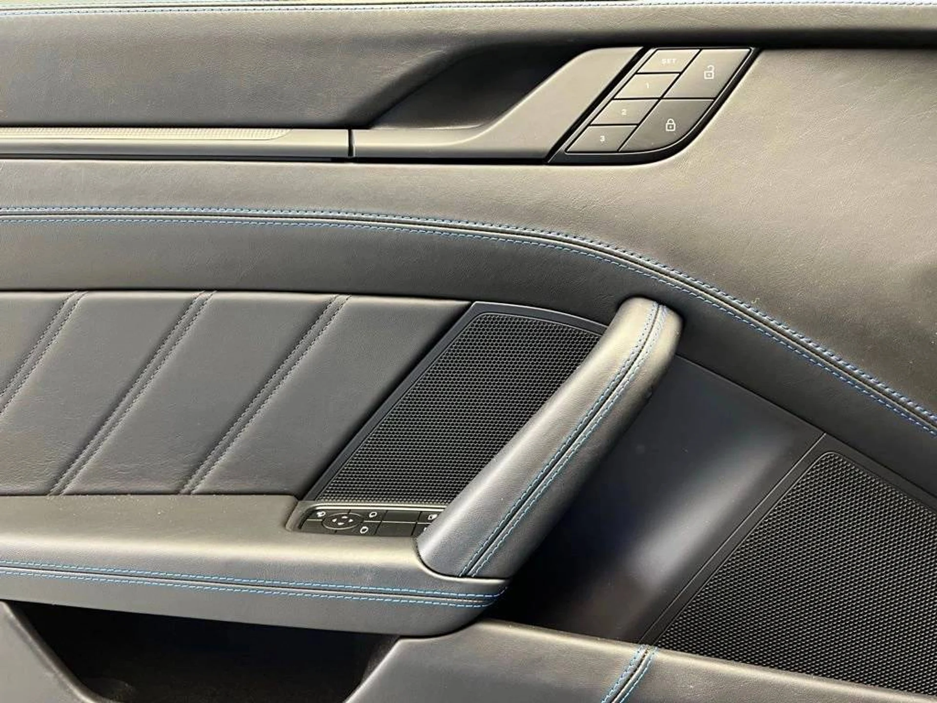 mph018_2996930045_1280_1857c01edd