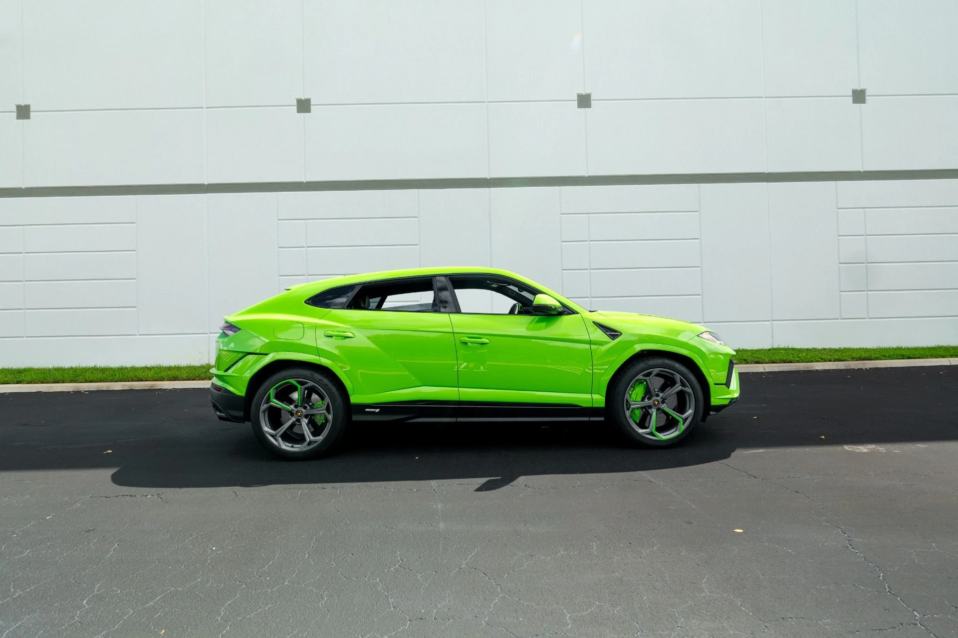 mph018_3000862270_Used_2023_Lamborghini_Urus_S_1758835388_0f146db2ca