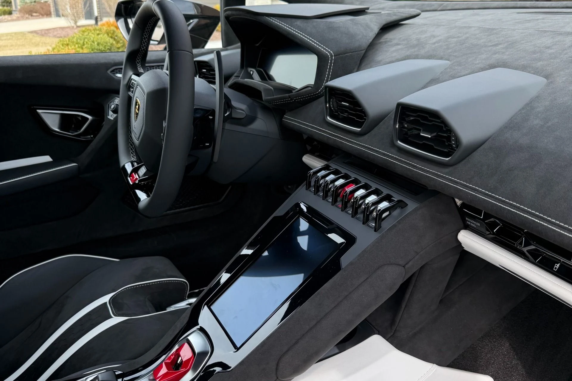 mph018_3017589325_Used_2024_Lamborghini_Huracan_Tecnica_1749685909_5cefbb90a9