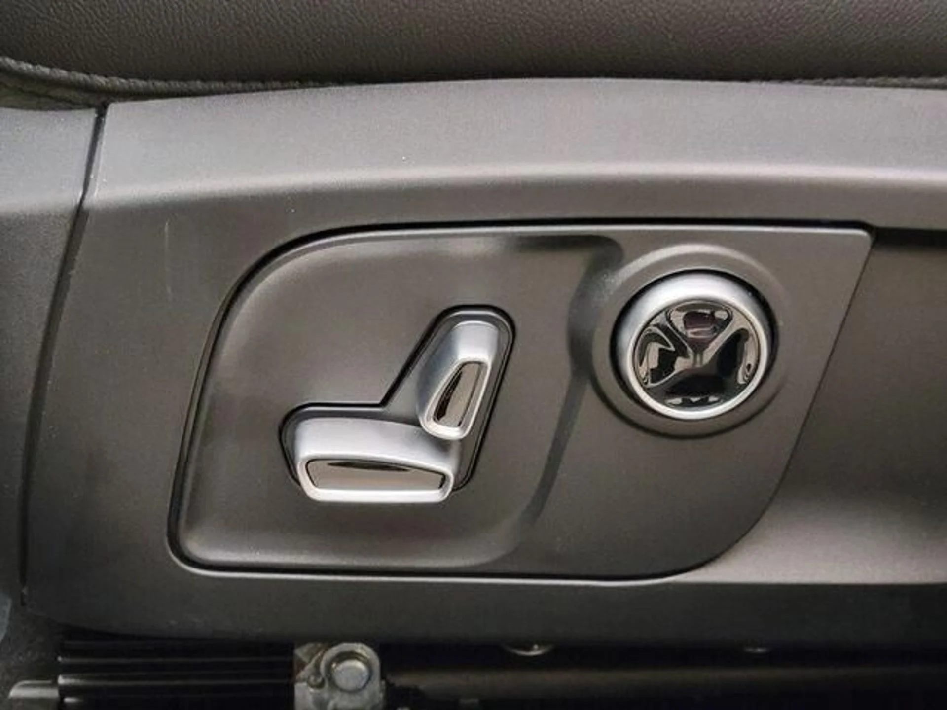 mph018_3018375520_New_2023_Maserati_Levante_GT_1753160532_ce96a08503