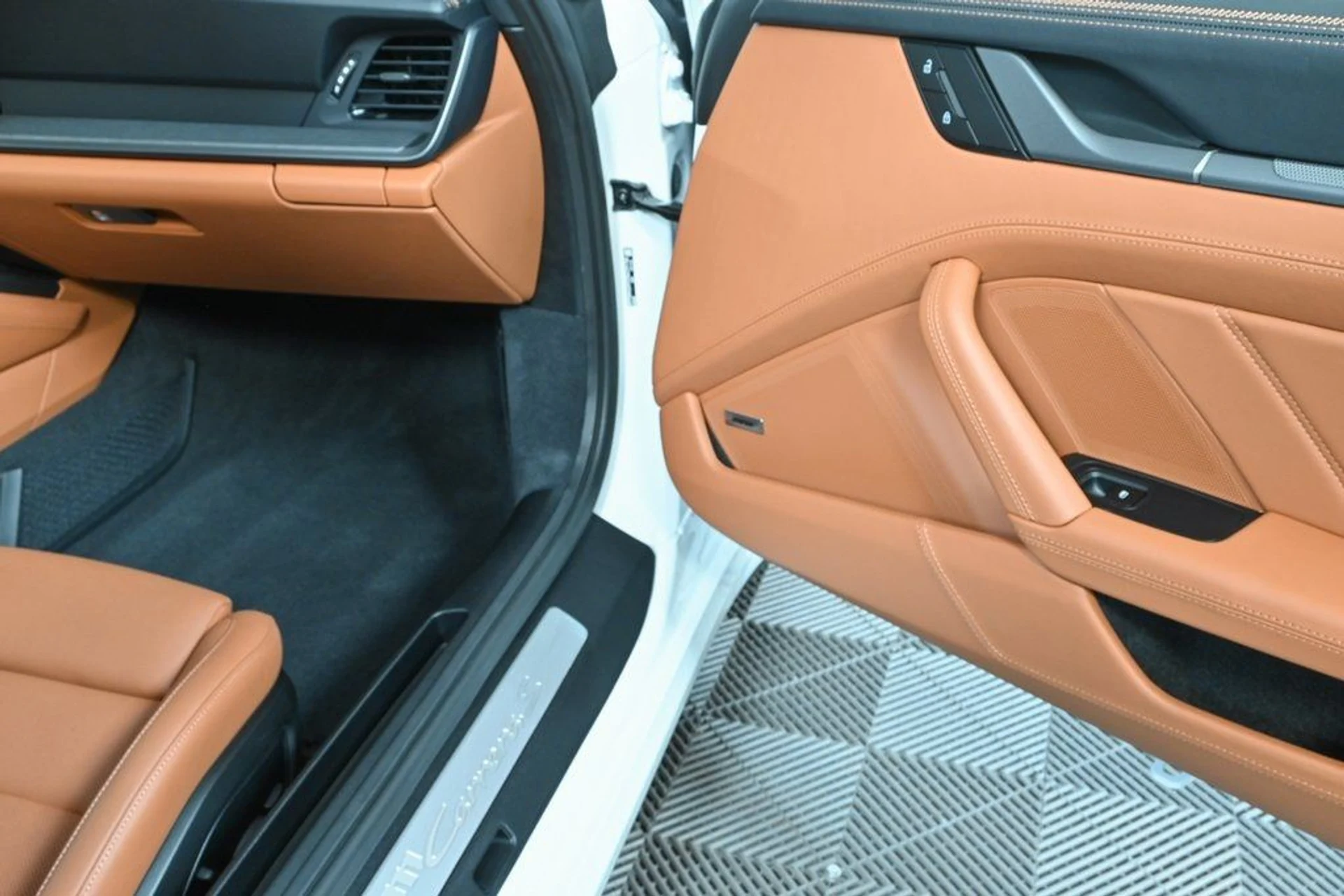 mph018_3019428589_4ce78dad5b5fb4effb360e2ee26aa329_1aac9e595c