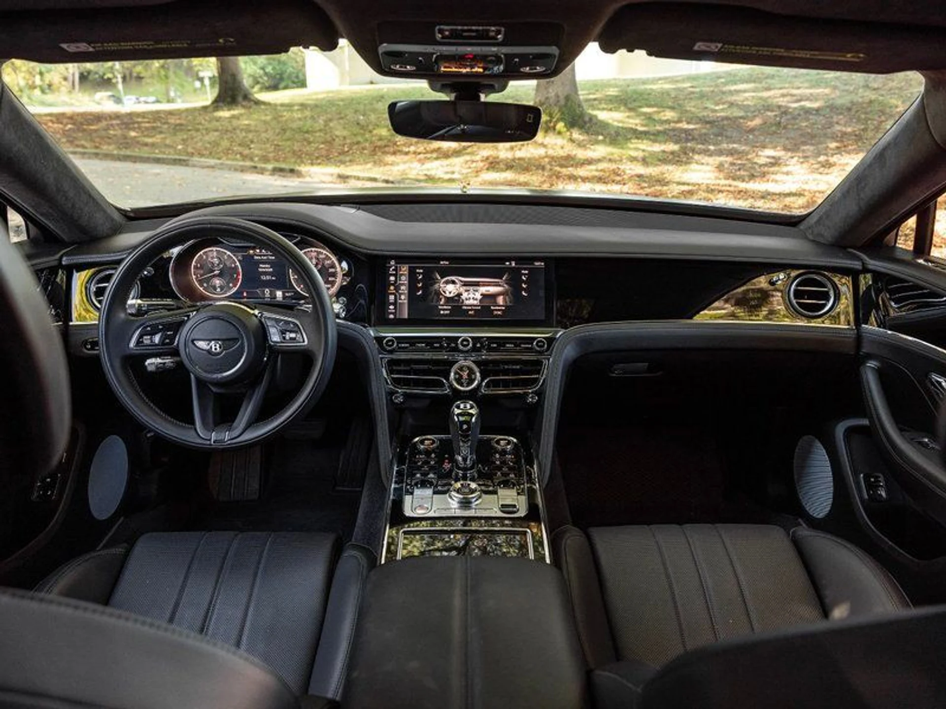 mph018_3021071498_34788849_00827_2021_bentley_flying_spur_019_5c7f200e60