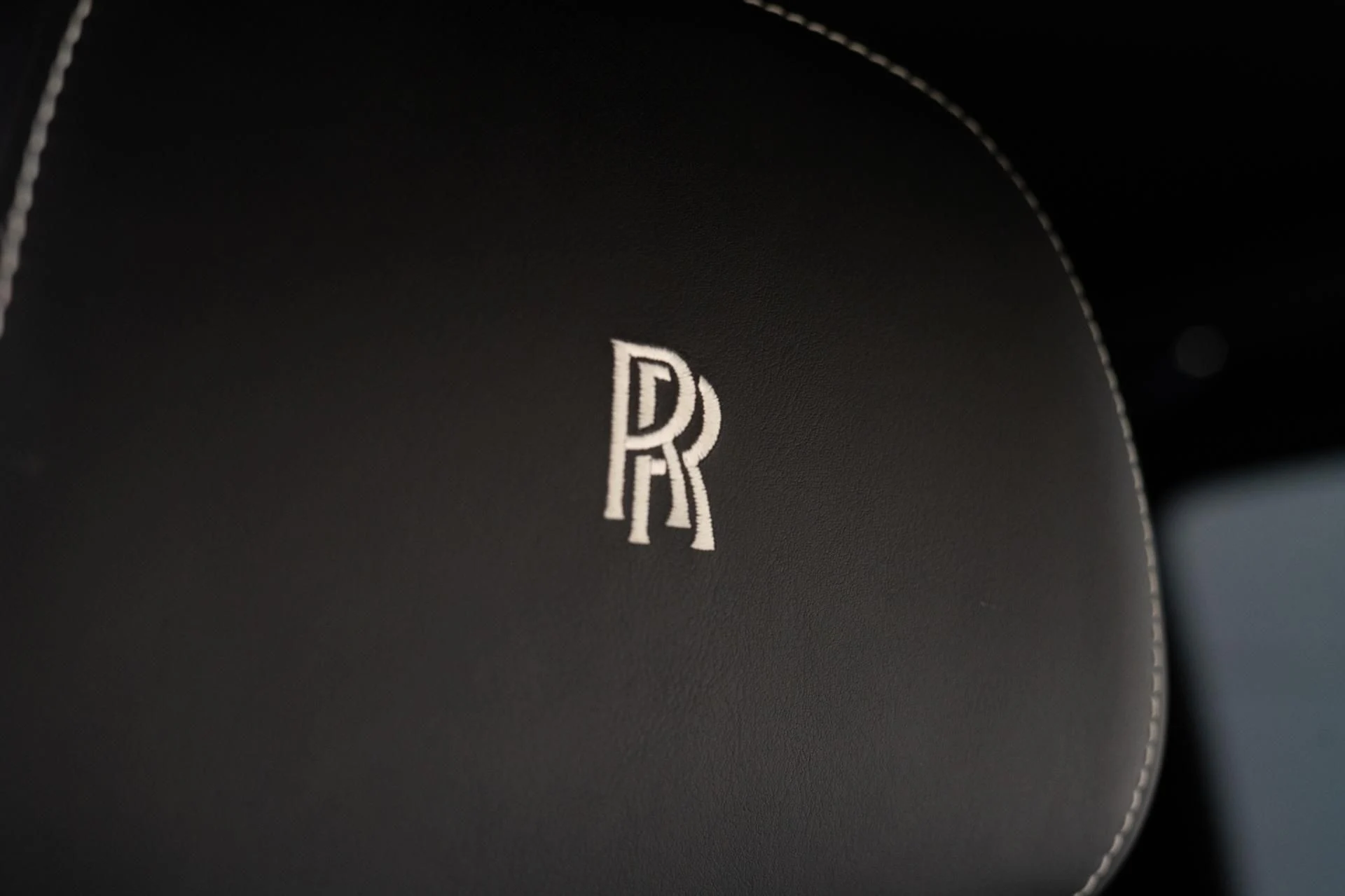 mph018_3027612878_Used_2023_Rolls_Royce_Black_Badge_Cullinan_d3011b5e40