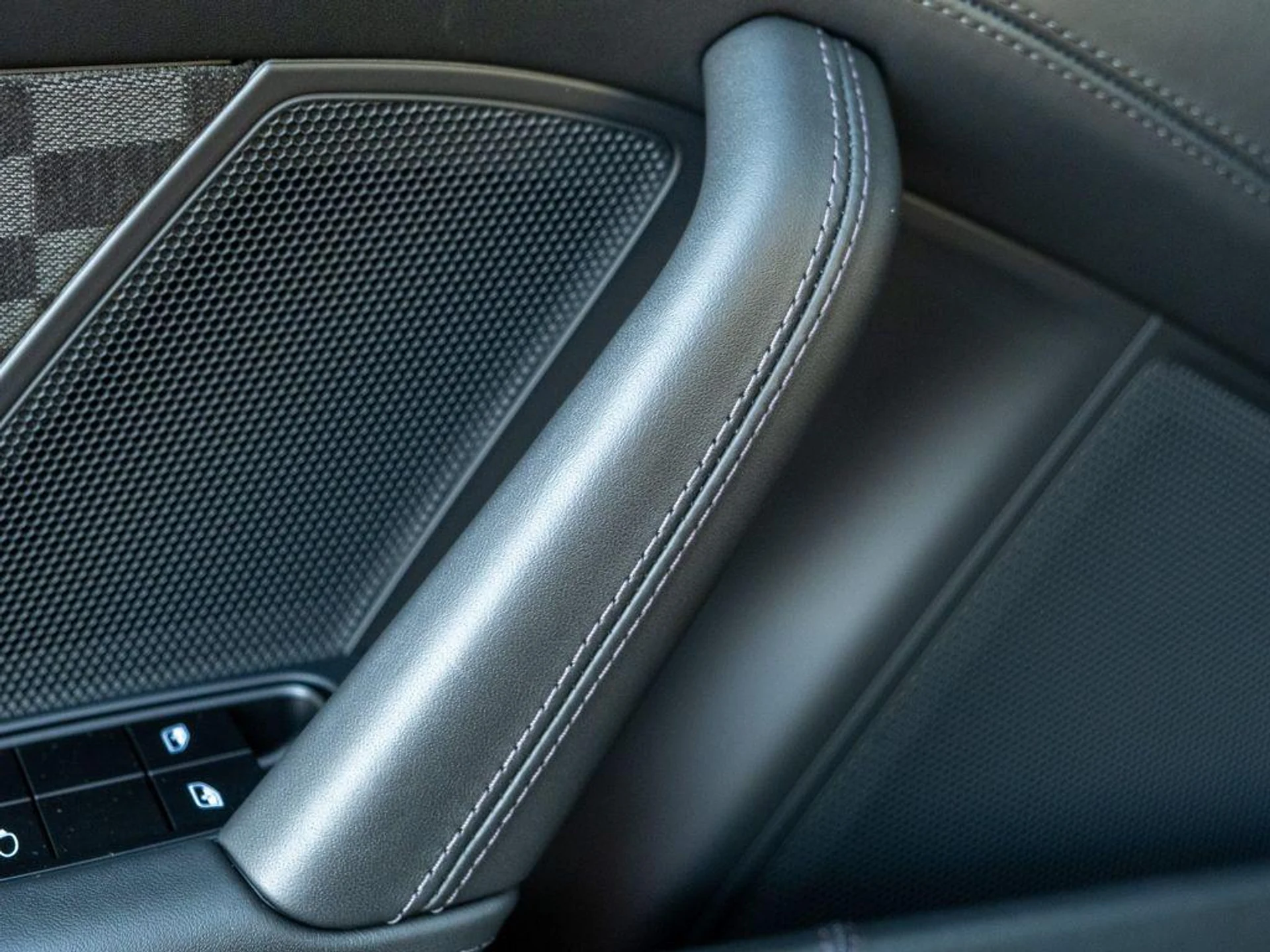 mph018_3031496970_5_Lu9952d_k_6s_ZT_Nb_Bu_E2to95_Q_29205ae8bd