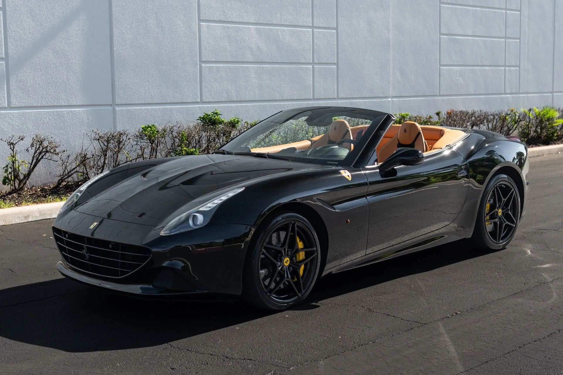 mph018_304015081_Used_2017_Ferrari_California_T_1767065452_3e9962f728