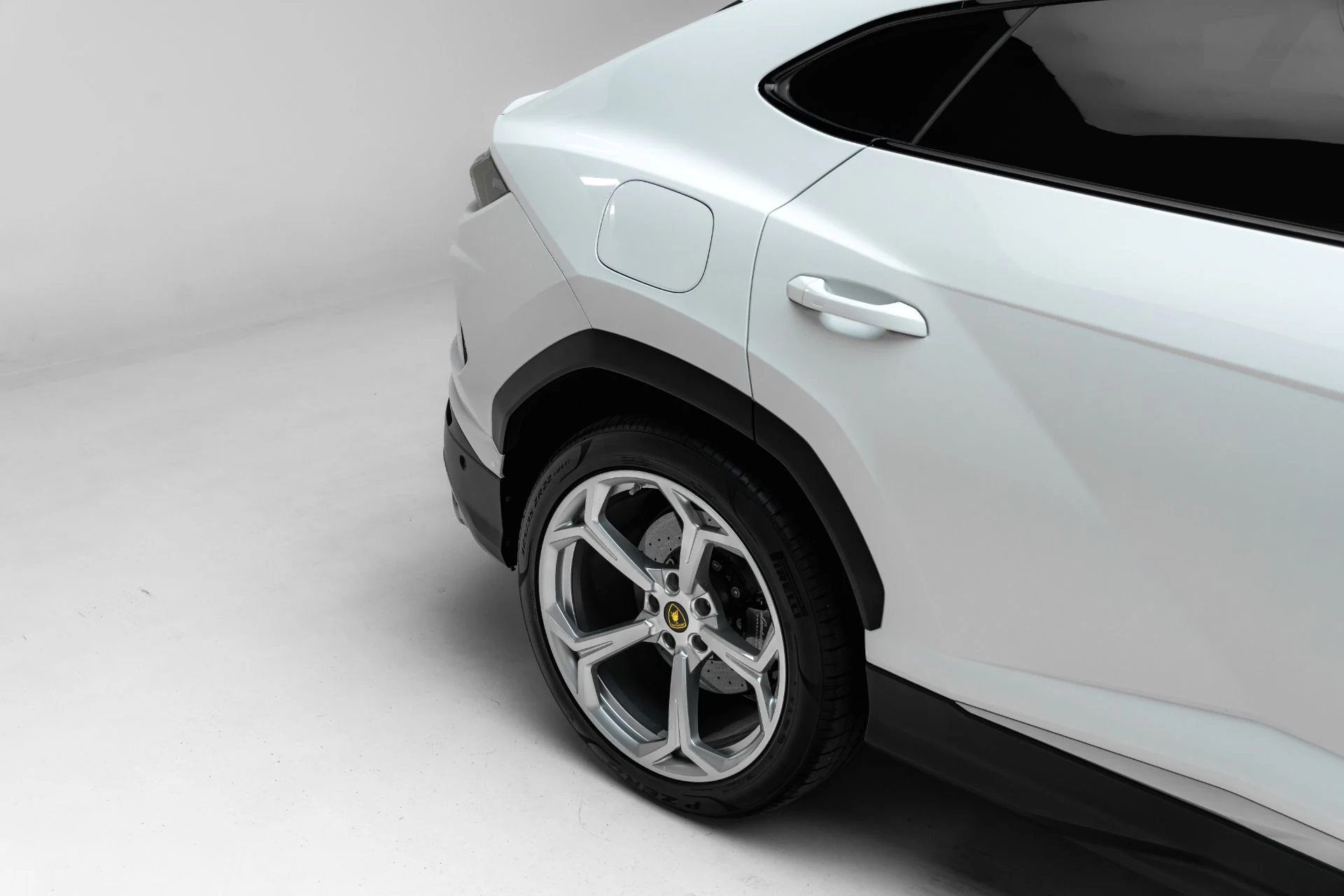 mph018_3041480687_Used_2020_Lamborghini_Urus_1780965463_fc9f1c3040