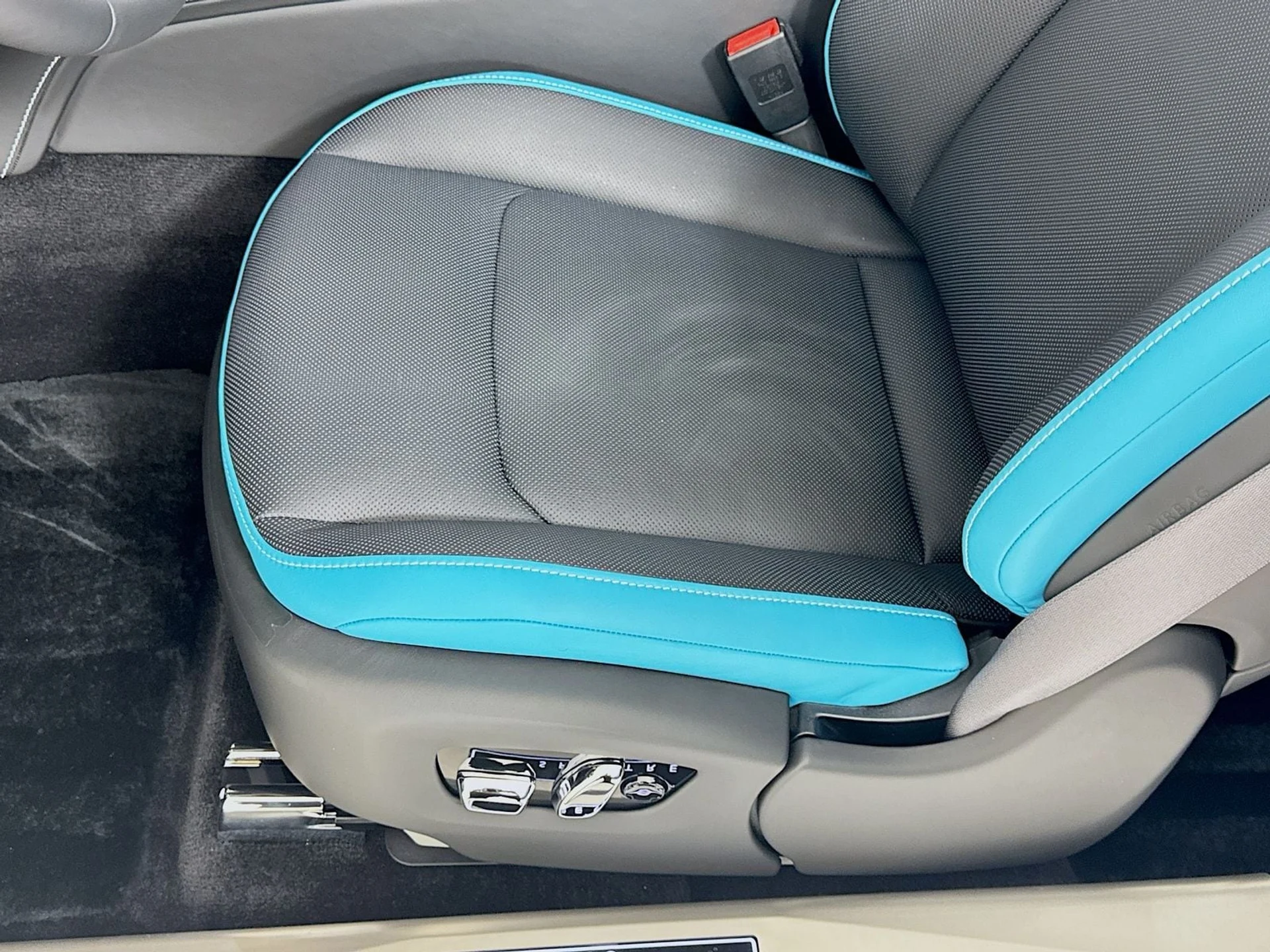 mph018_3042440842_98967ea760f310ca23ca846960e597a1x_fe84e3d7db