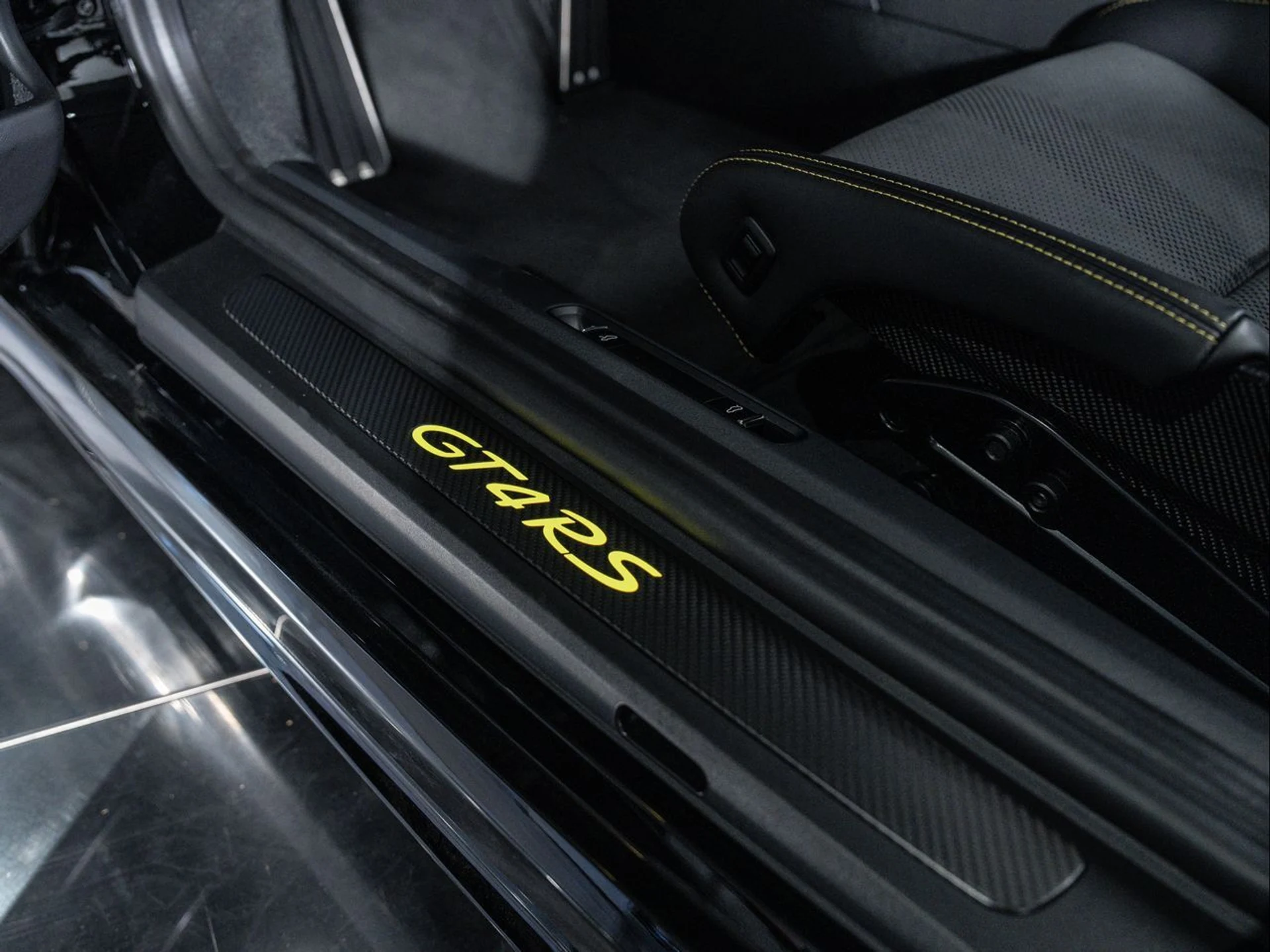 mph018_3042789620_ab957d8f03e6a7275ffa0d400877ea24_bf0487a2ef