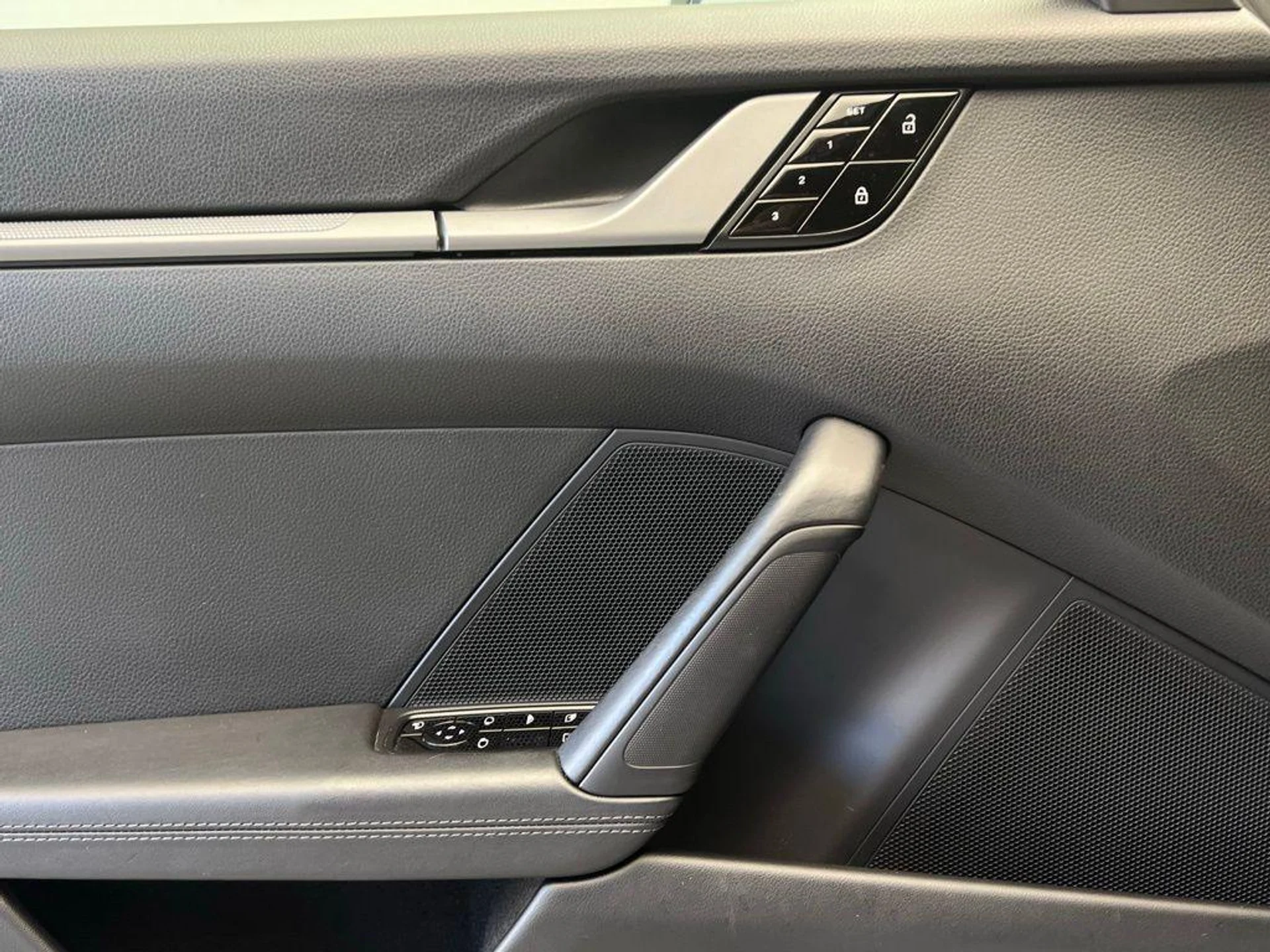 mph018_3042798266_Sz_C_Qb_TN_Bea_Hl_M_Mx_EN_41_Q_Dqu_J_Hyk_81a59d5755