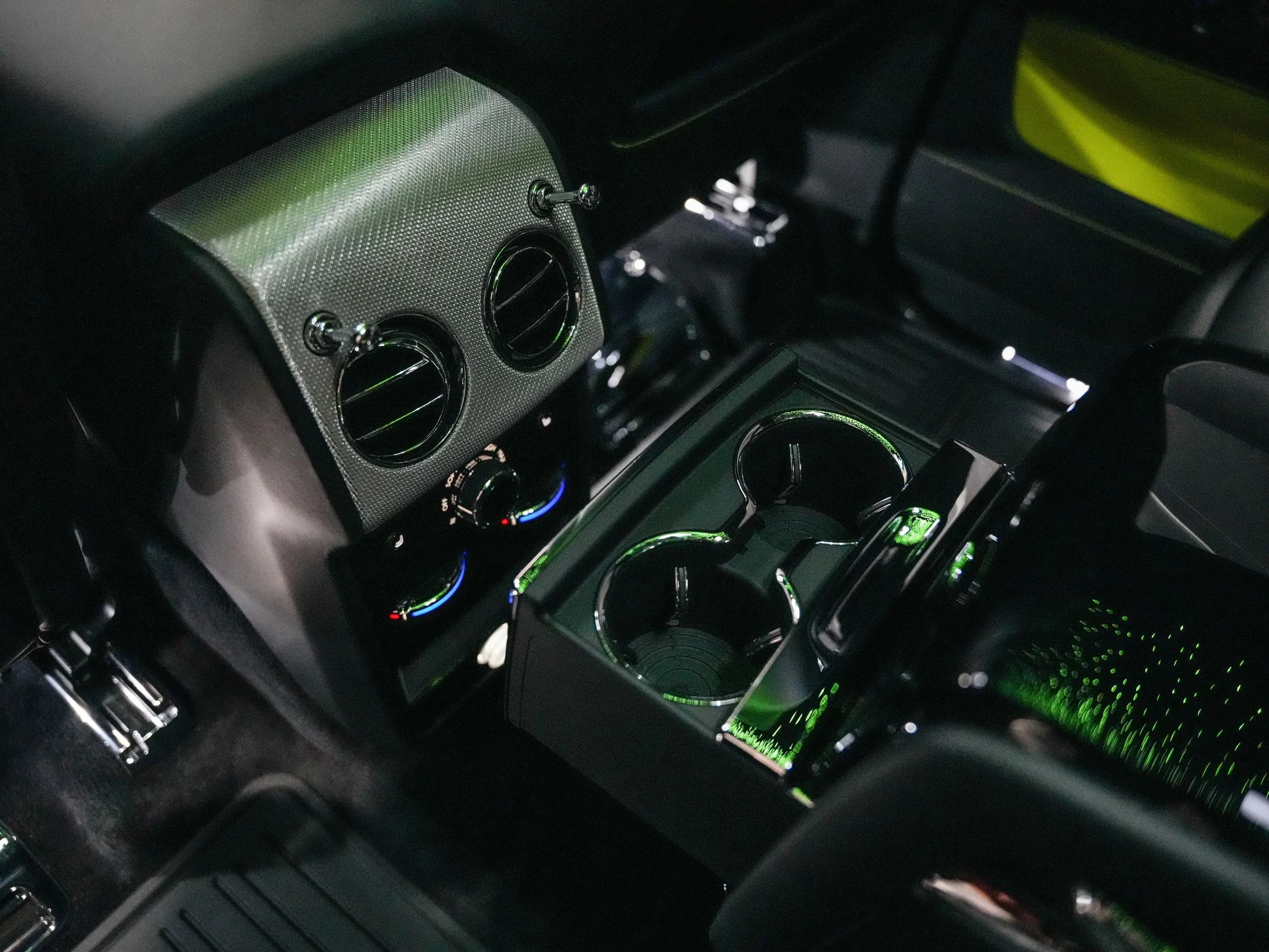 mph018_3043183658_c7301a9a_64b2_4730_b233_13c04e6c7935_89593b2026