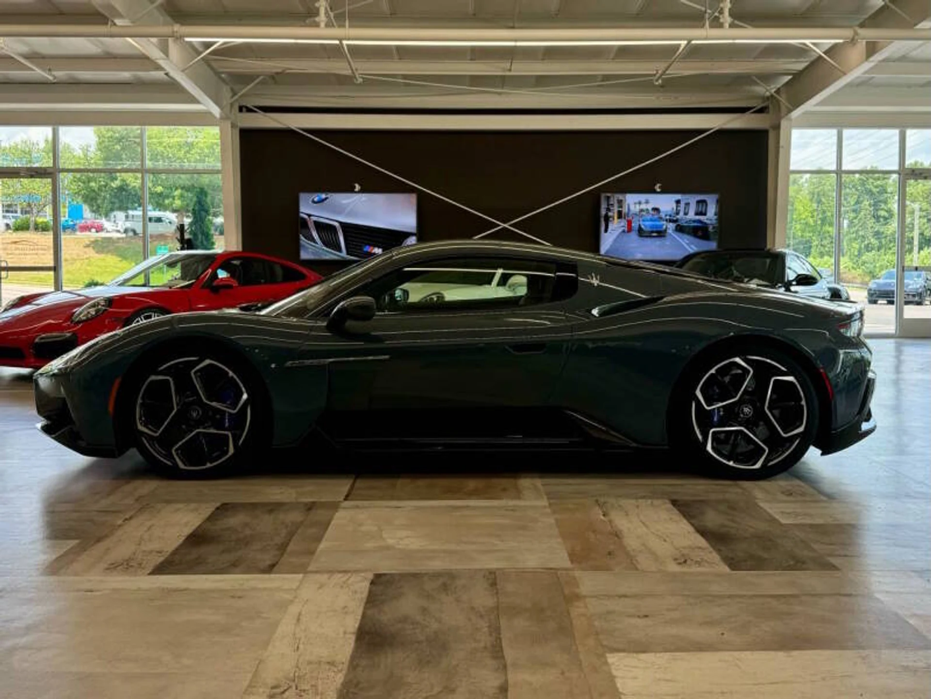 mph018_304422077_2023_maserati_mc20_base_2dr_coupe_c4017e868d