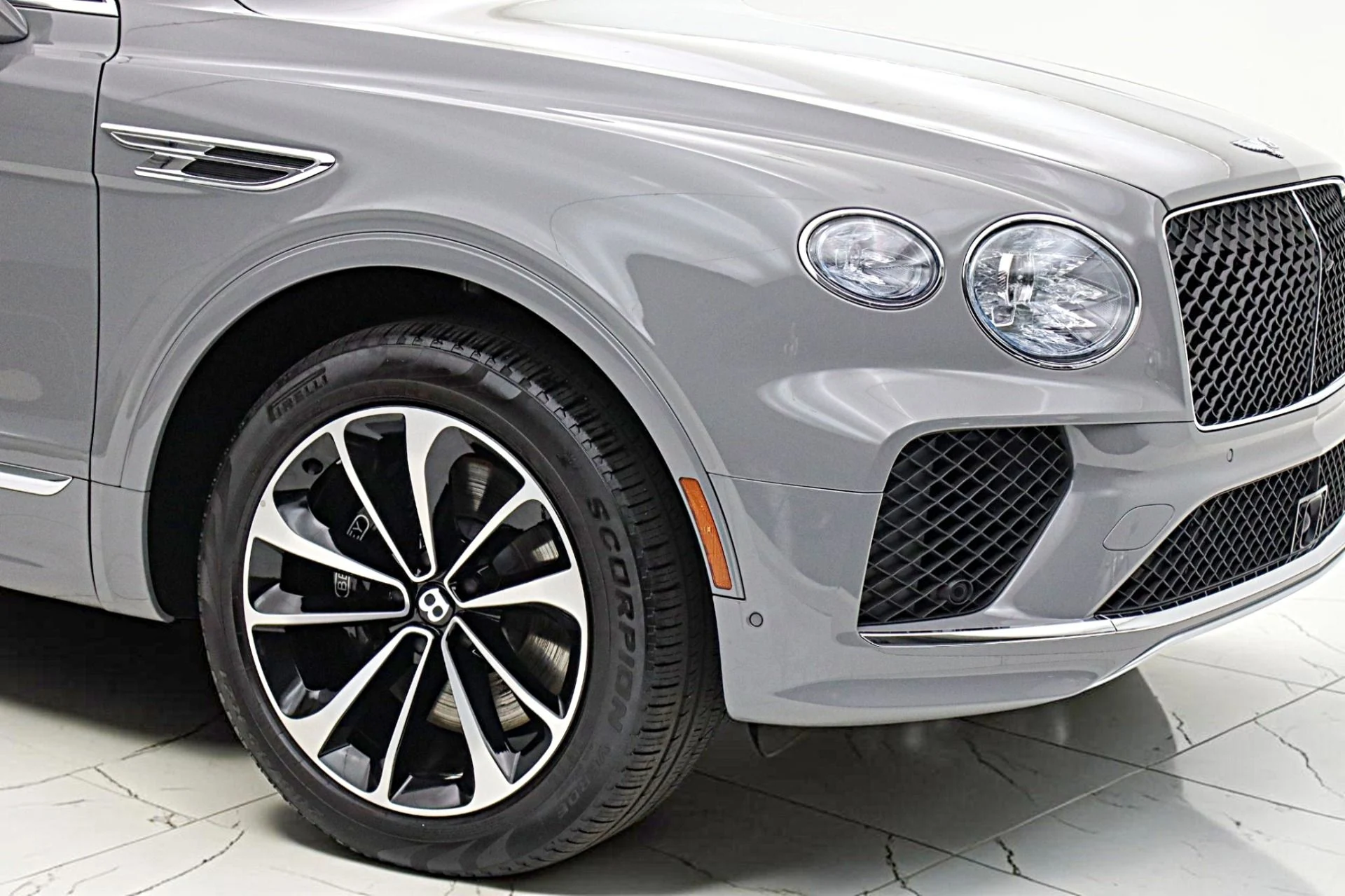 mph018_3044695190_Used_2024_Bentley_Bentayga_EWB_V8_LEASE_OPTIONS_AVAILABLE_cd7ea1d015