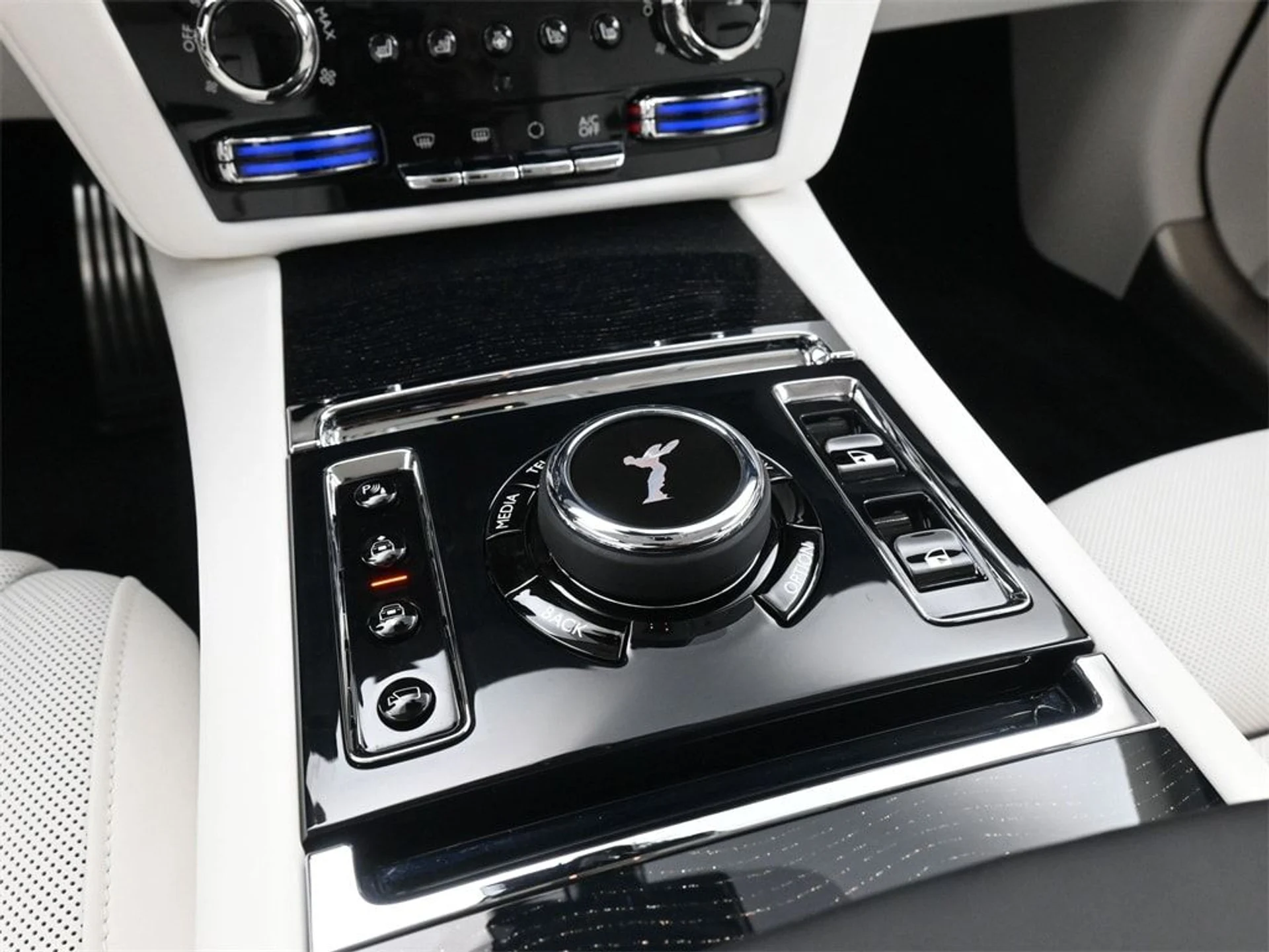 mph018_3047618256_130b4742f6a7e08453c88e4a3c66375dx_3e27f97280