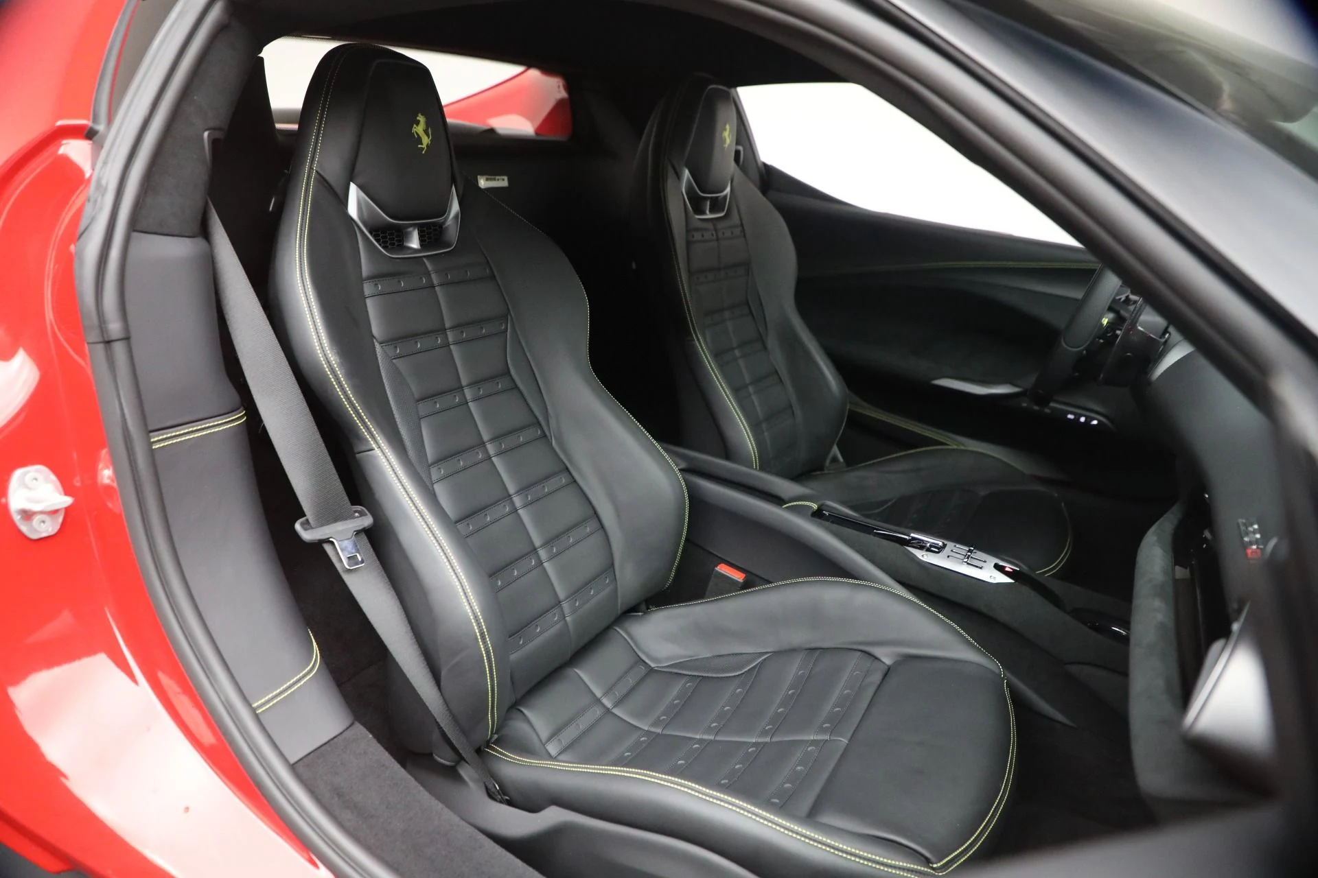 mph018_3052461883_Used_2025_Ferrari_296_GTB_1772481955_ecd4c88565