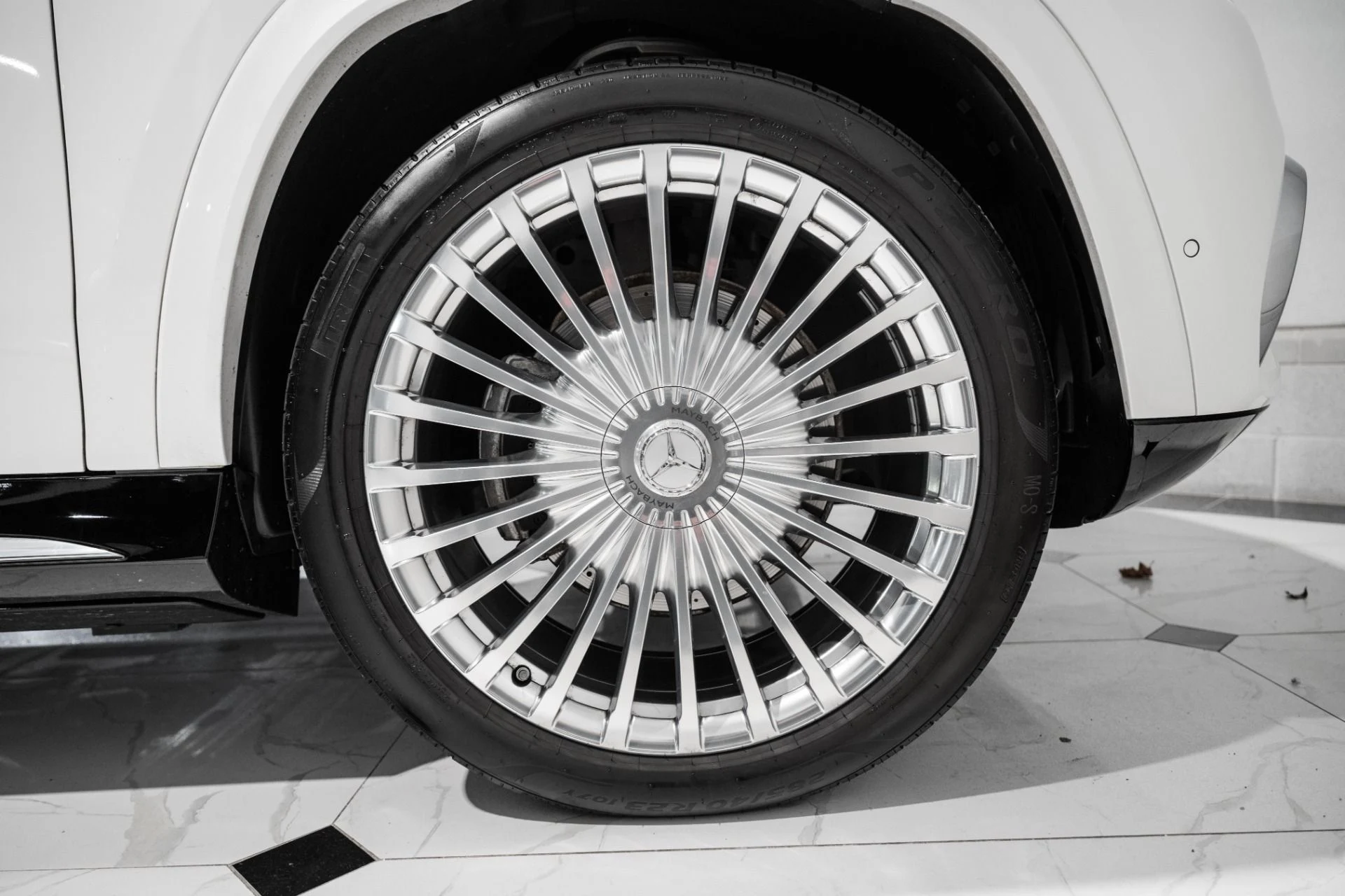 mph018_3054570243_Used_2022_Mercedes_Benz_GLS_Maybach_GLS_600_1761673208_e504e7654e