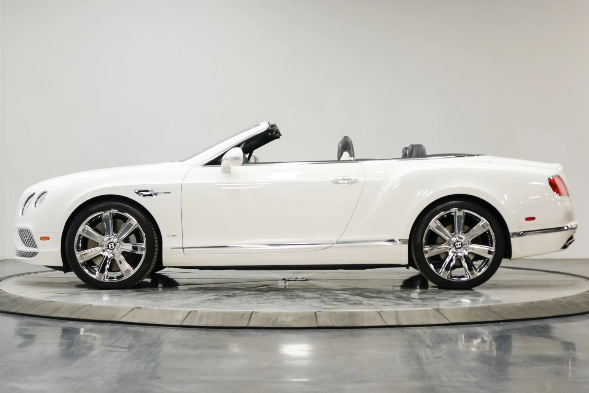 mph018_3054933530_Used_2016_Bentley_Continental_GT_W12_1765815646_e245fec62c