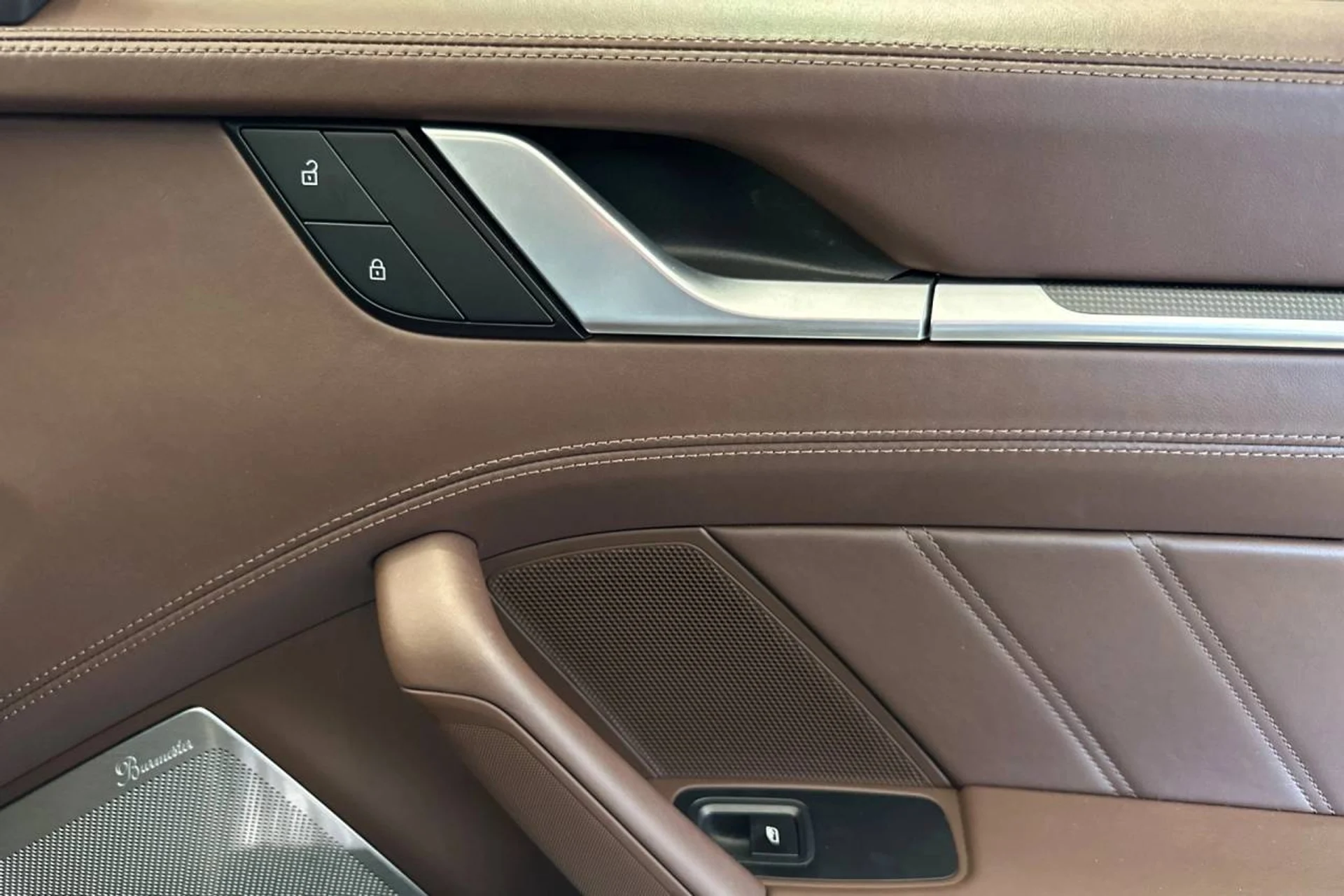 mph018_3059326895_1280_48e76364d9