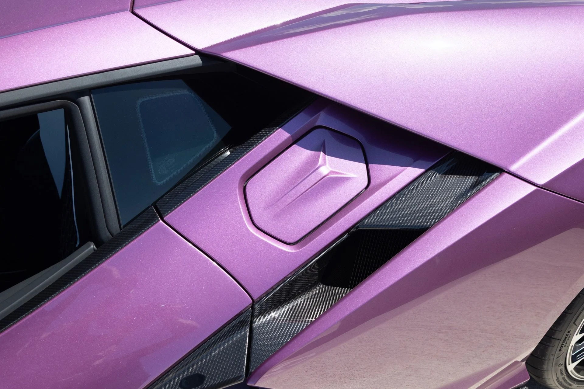 mph018_3061967288_Used_2026_Lamborghini_Revuelto_1788470491_bf53315807