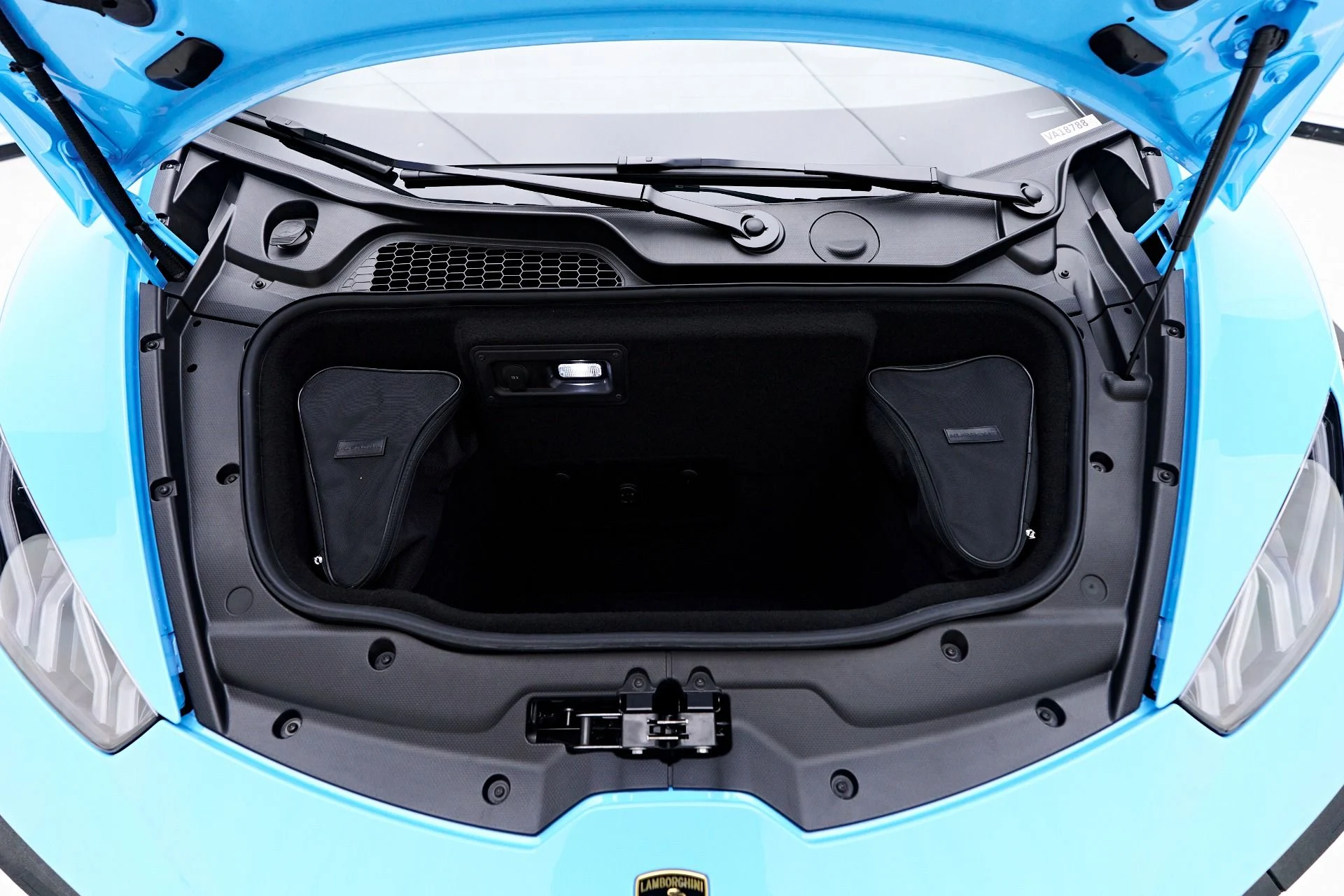 mph018_3063324114_Used_2022_Lamborghini_Huracan_EVO_Base_1755812444_a75ba000cd