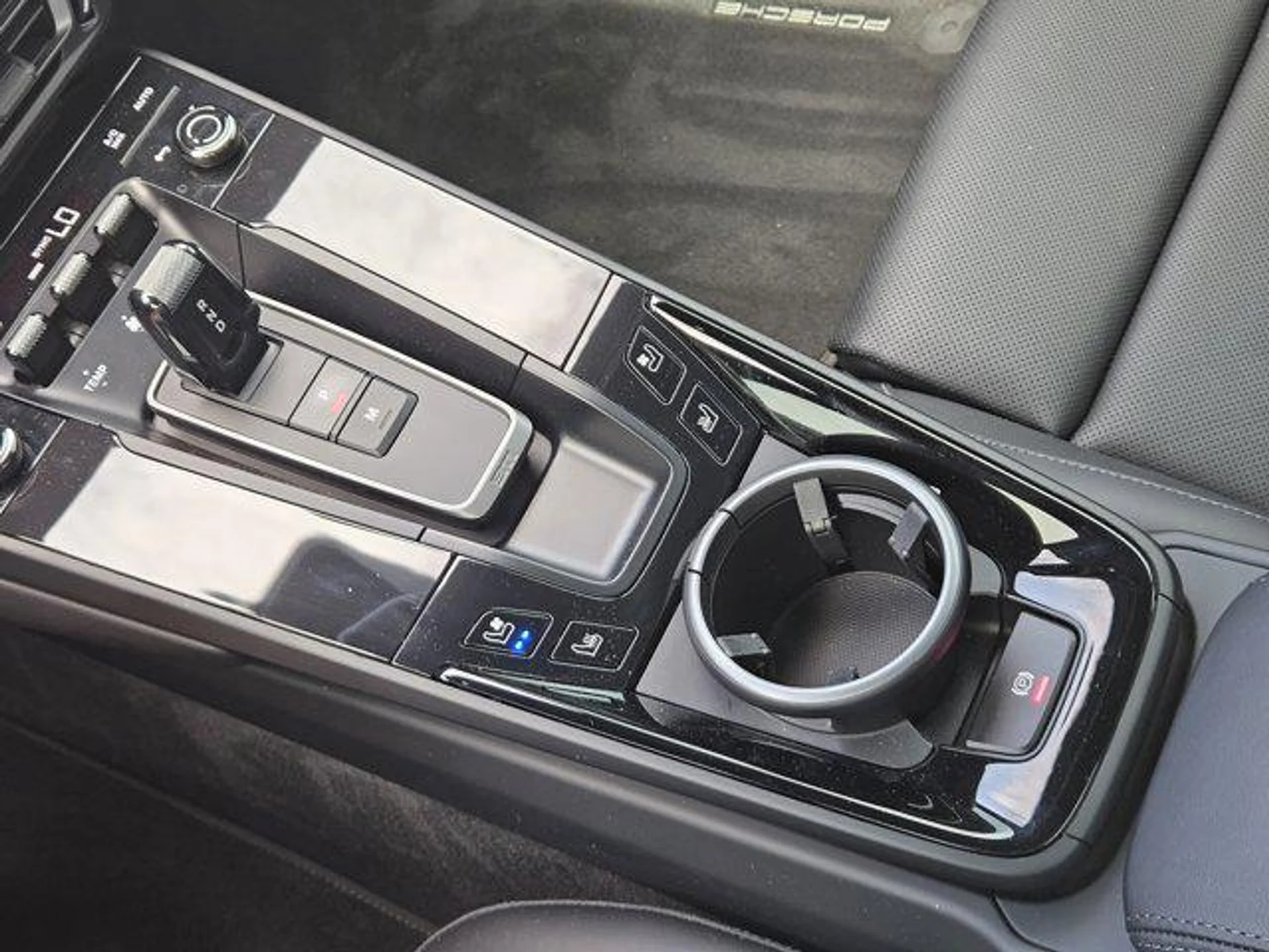 mph018_3065697893_g_YCI_4c_Yh_jr_DCH_Nr6kx_Kz2_UNWX_4_b5a0c2c3e2