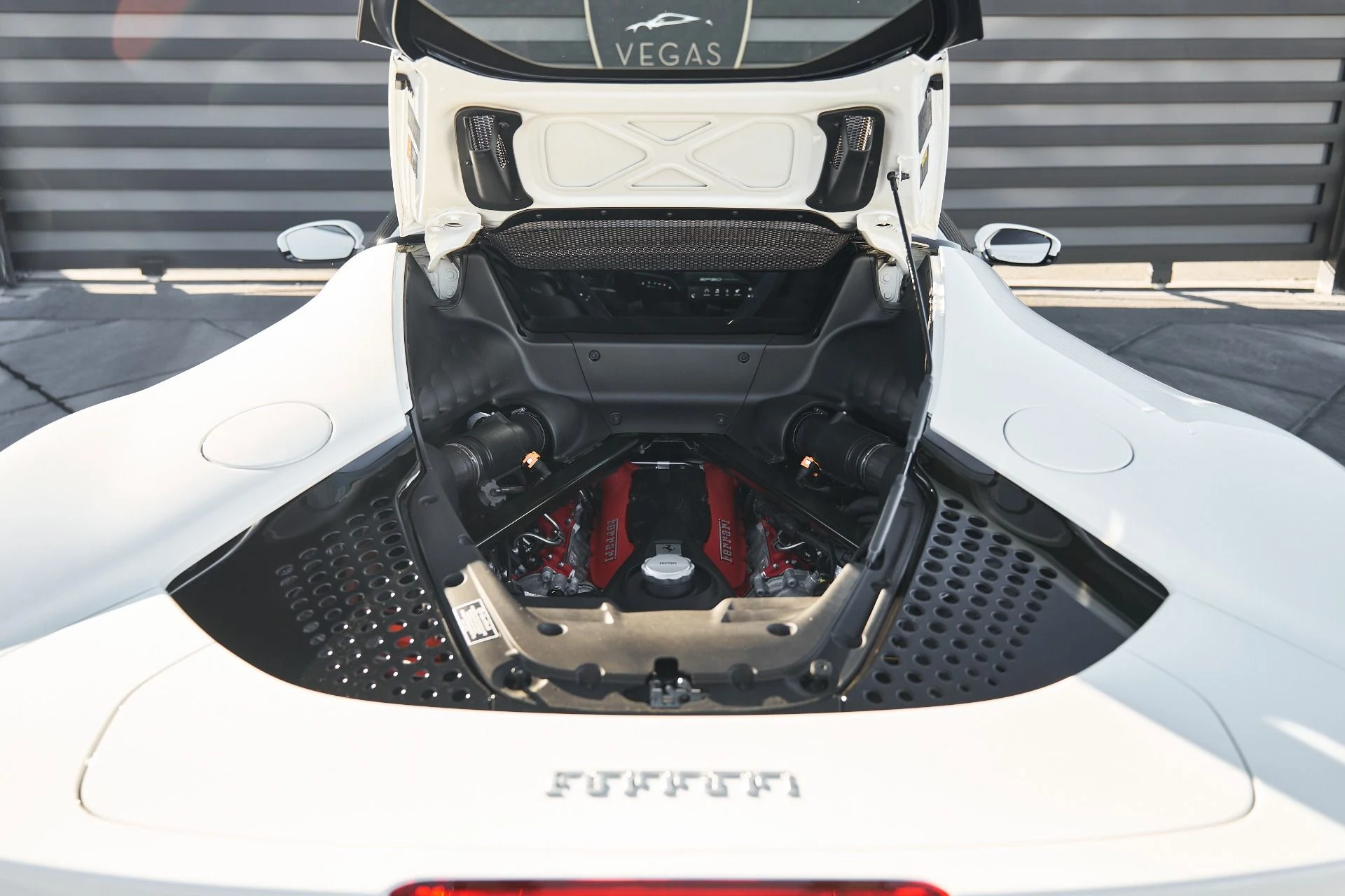 mph018_30712210_Used_2023_Ferrari_SF_90_Stradale_Base_1762650939_2eb2f1c1e3