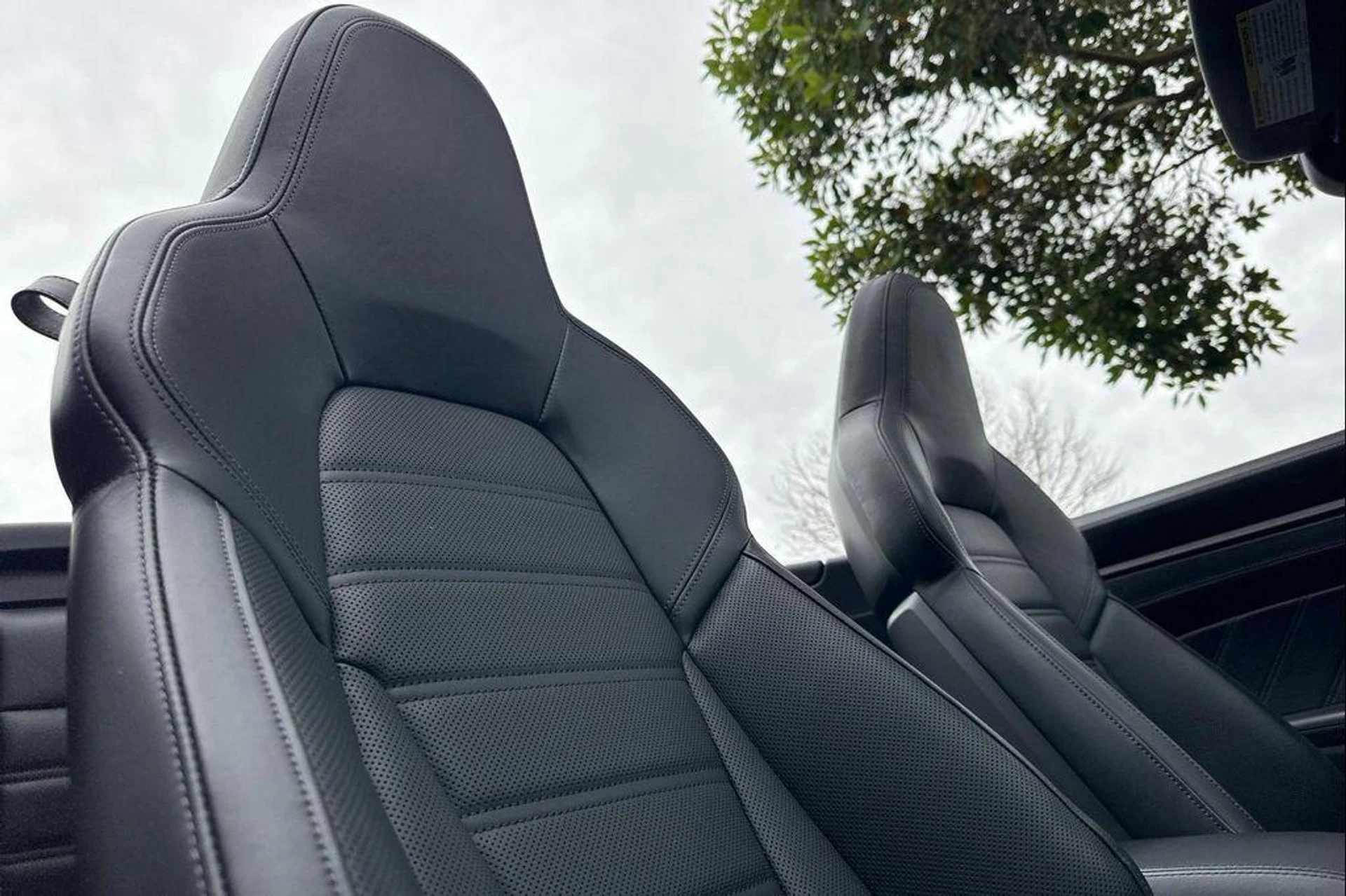 mph018_3077024502_Ccy8_M5n_U_Hz_ZIUHF_Ba_Gw_G74ibq_V4_3246fd31ab