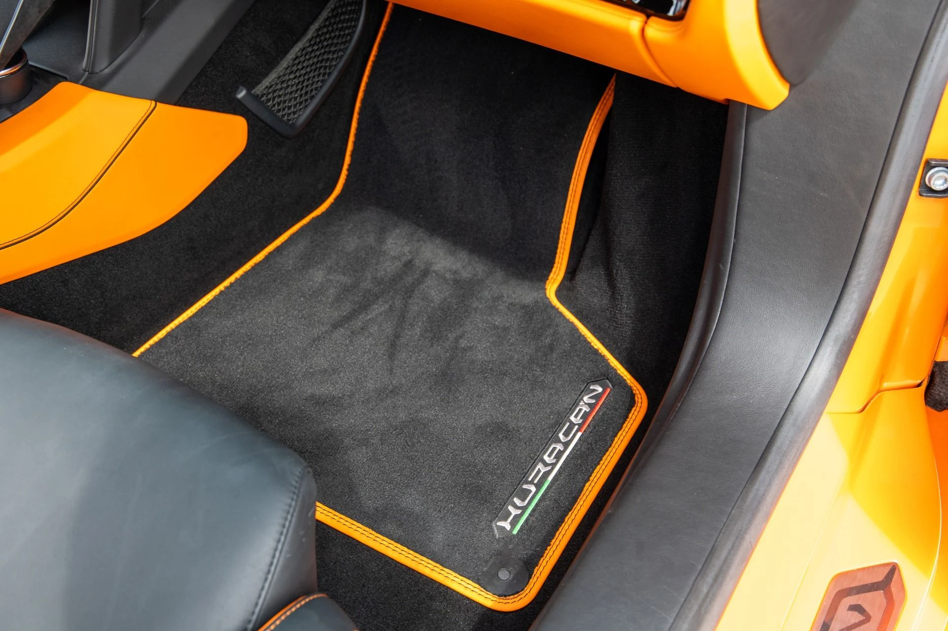 mph018_3080855620_Used_2021_Lamborghini_Huracan_EVO_1753824342_b2b66c3858