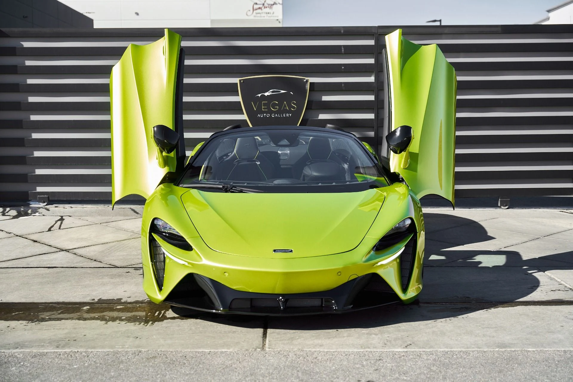 mph018_3082263533_Used_2025_Mc_Laren_Artura_Tech_Lux_1769825828_09a7a52b92