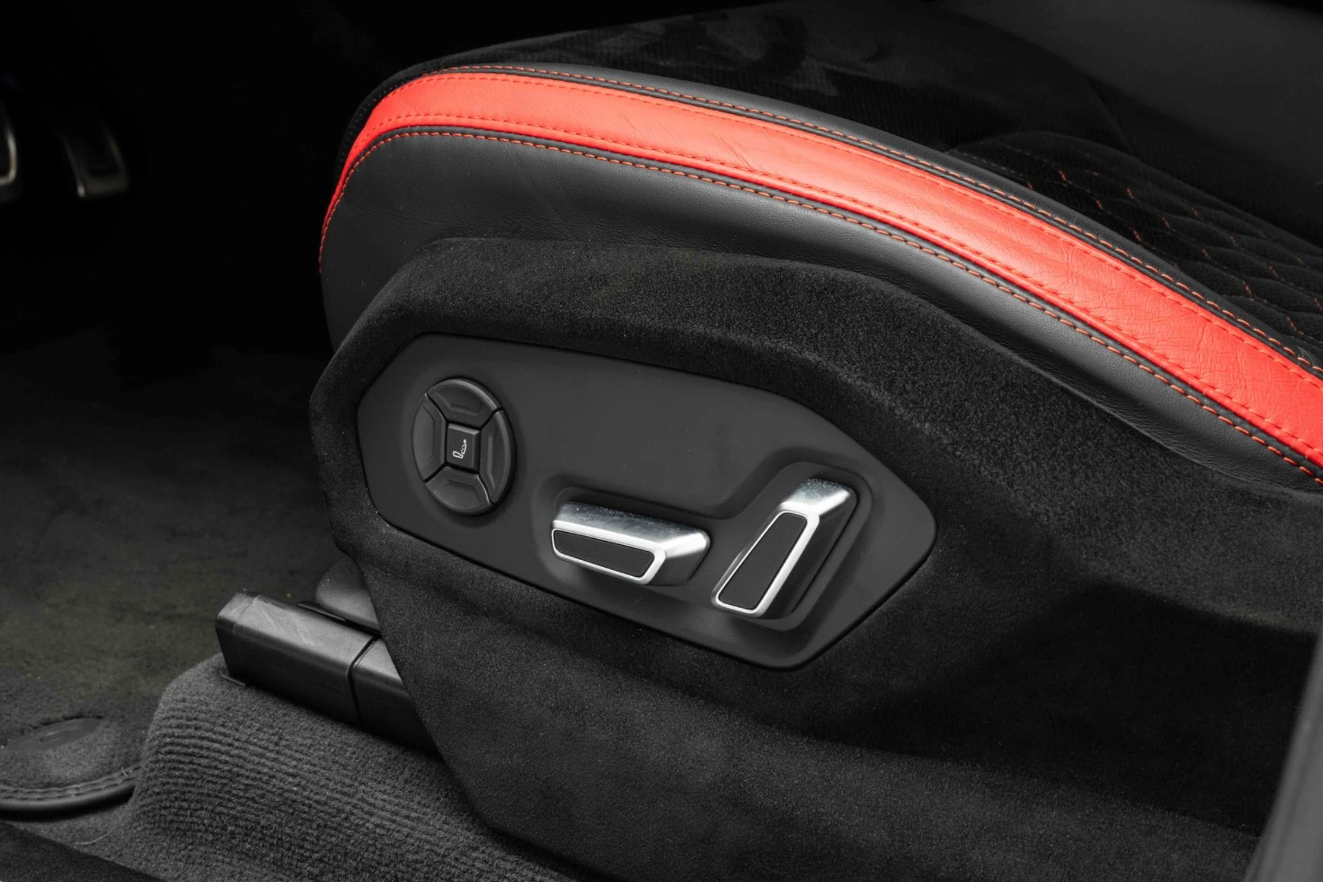 mph018_3096994362_Used_2024_Lamborghini_Urus_Performante_1774028764_cca3187939