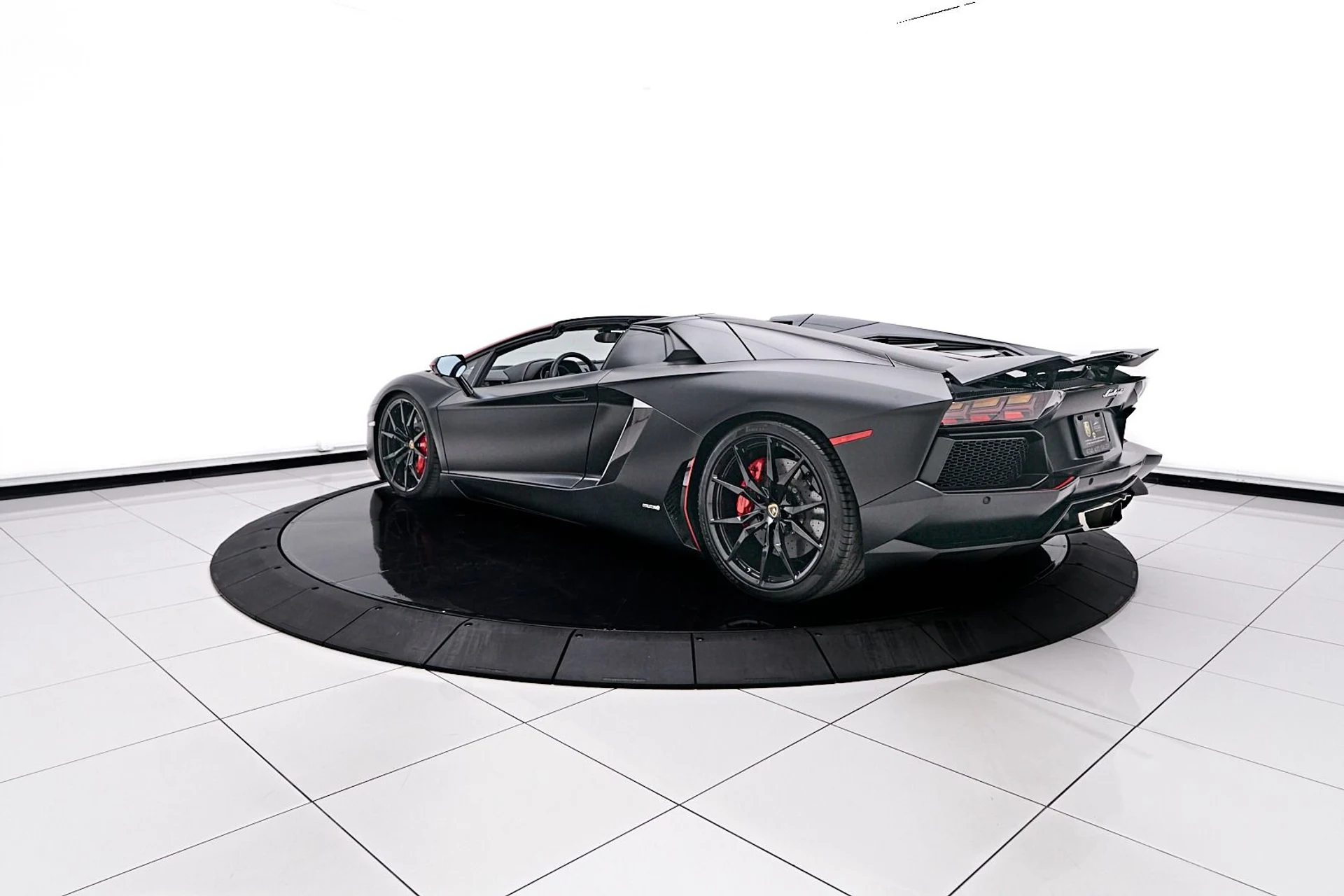 mph018_3099236554_Used_2016_Lamborghini_Aventador_LP_700_4_1745086156_cb137435af