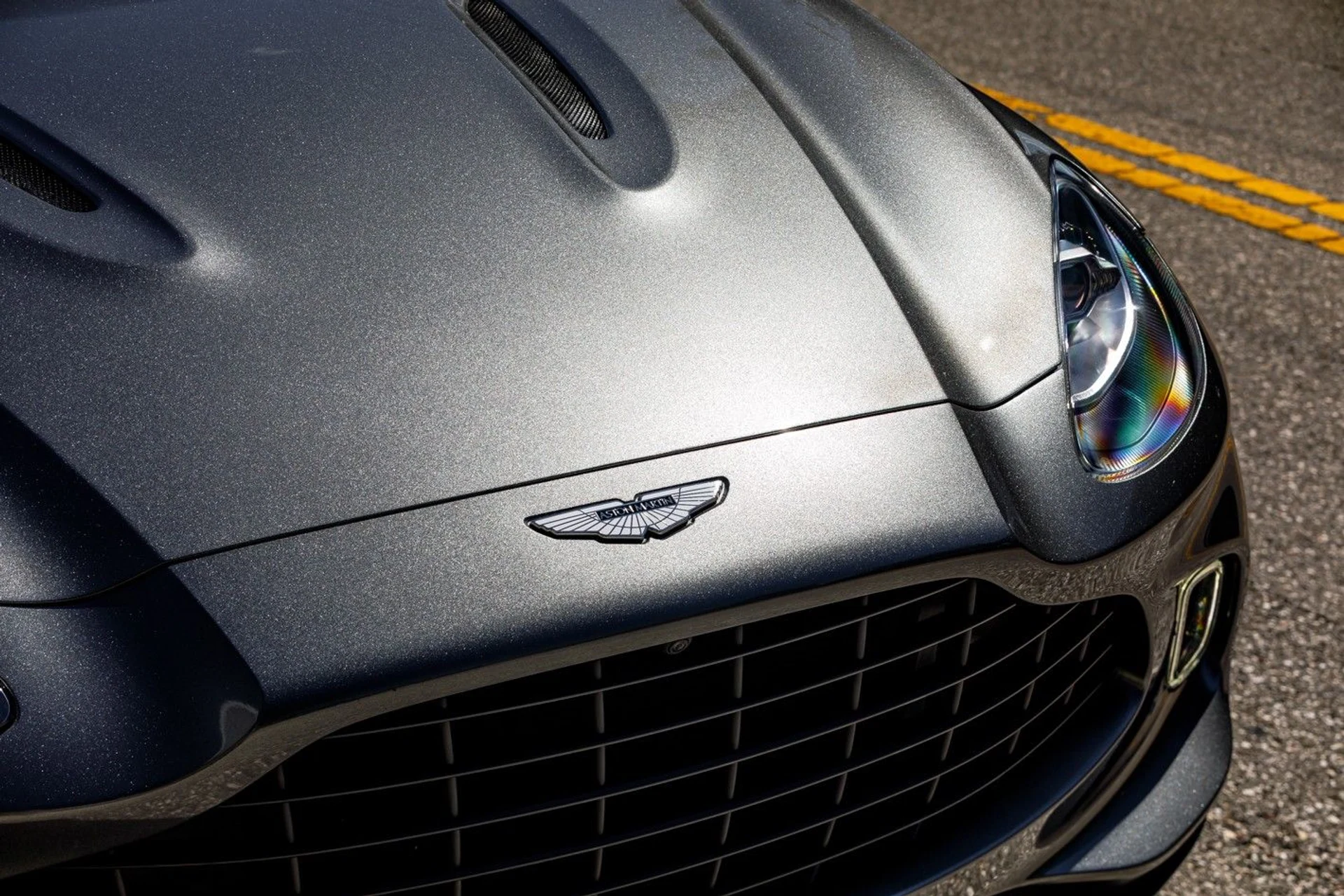 mph018_3108532019_Used_2021_Aston_Martin_DBX_c66156938e