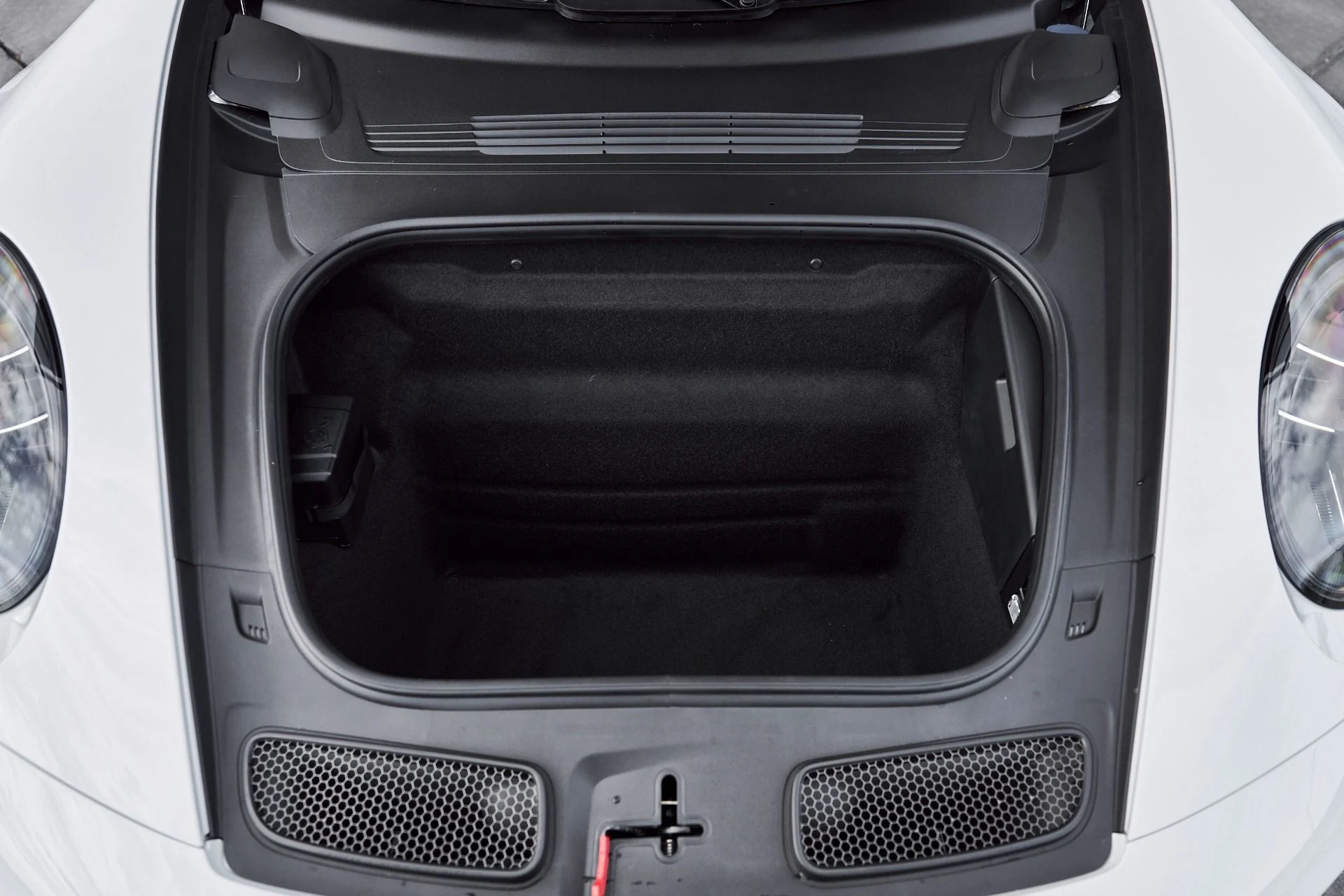 mph018_3112104880_Used_2025_Porsche_911_GT_3_1766797595_100f5c0f6e