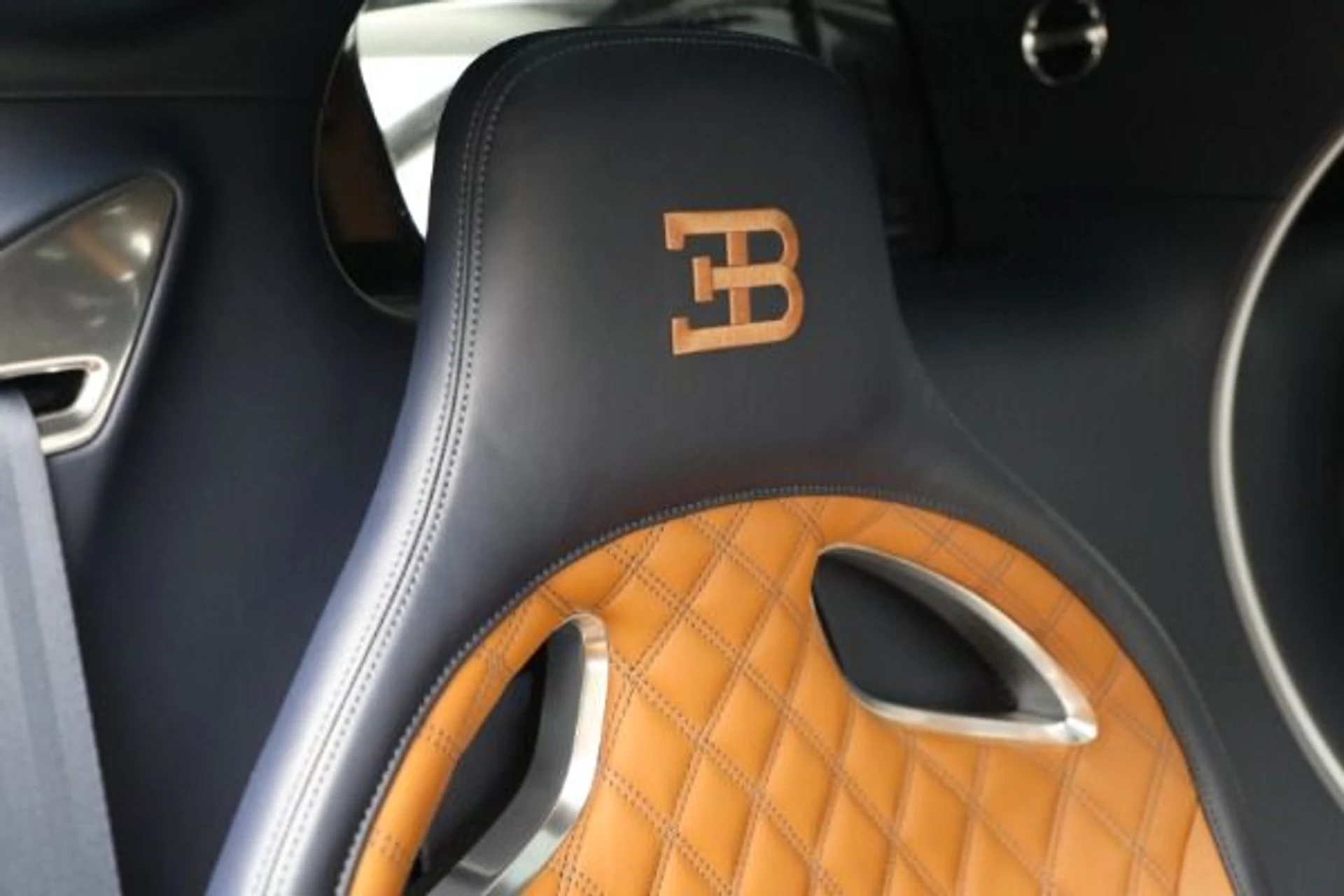mph018_3113507691_Used_2020_Bugatti_Chiron_Sport_761e569af6