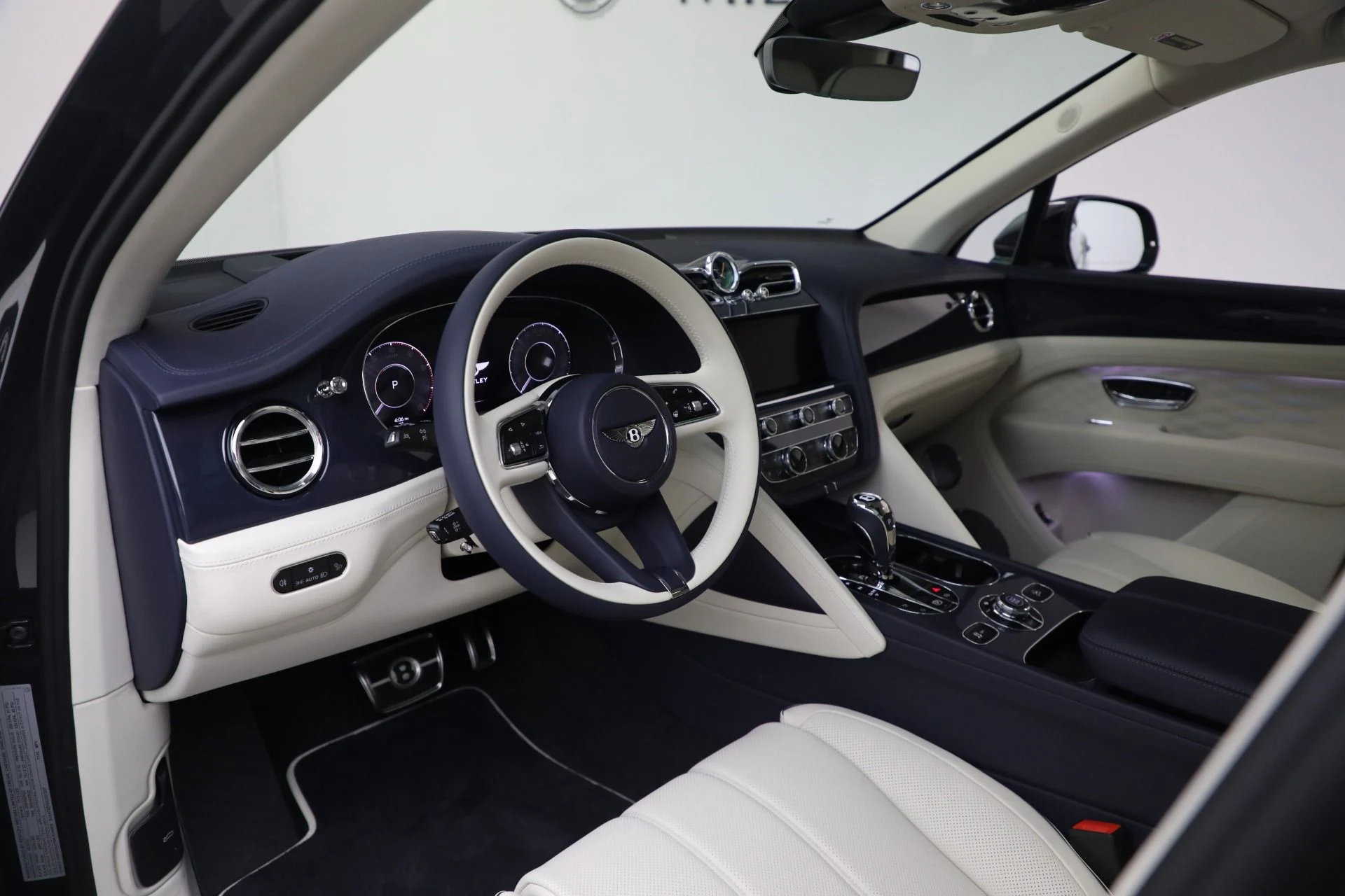 mph018_3115477202_New_2025_Bentley_Bentayga_Atelier_Edition_V8_c74f138dc7